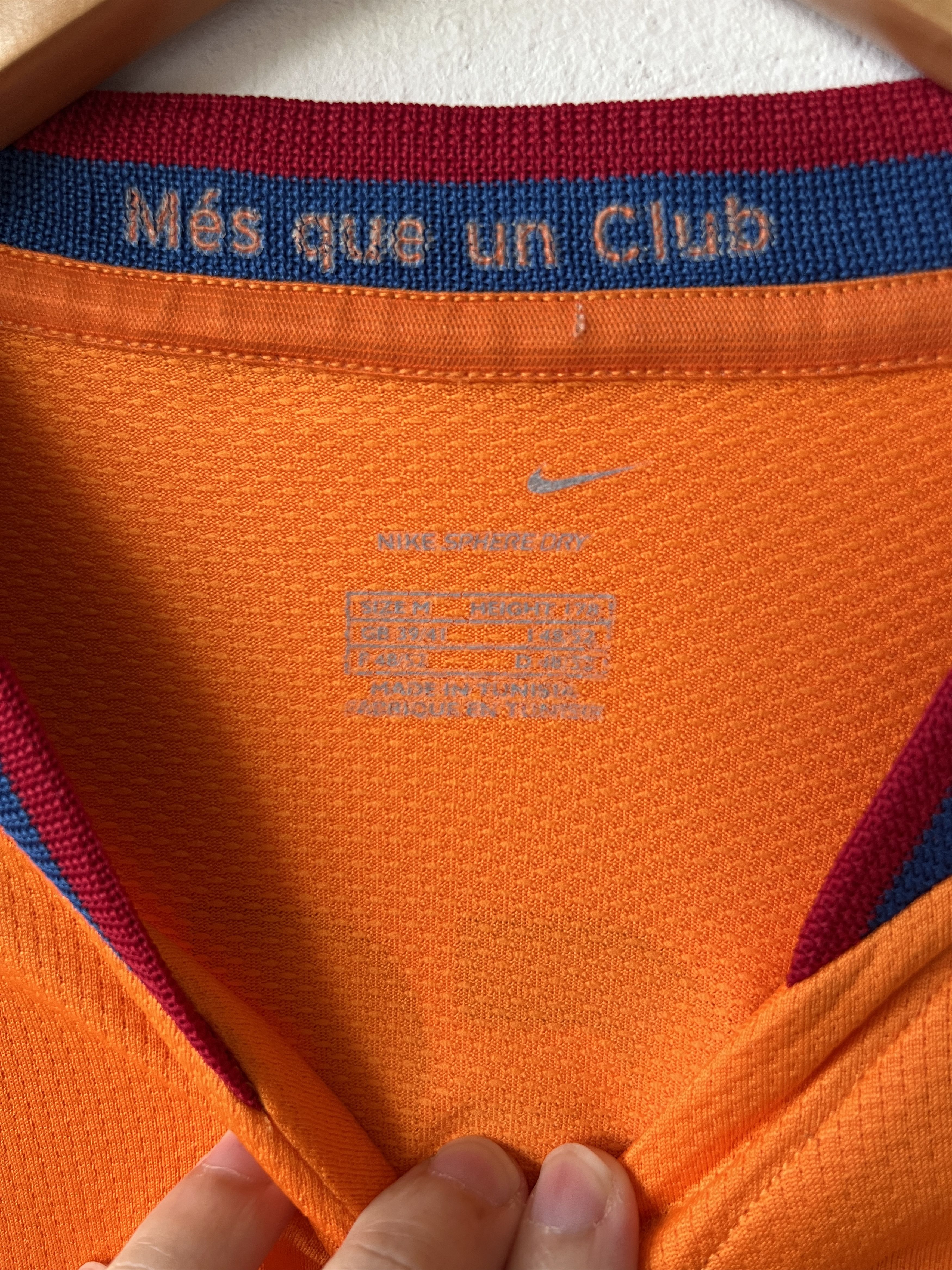 Nike (M) Barcelona 2006-08 Away Kit Messi #19 Size US M / EU 48-50 / 2 - 3 Thumbnail