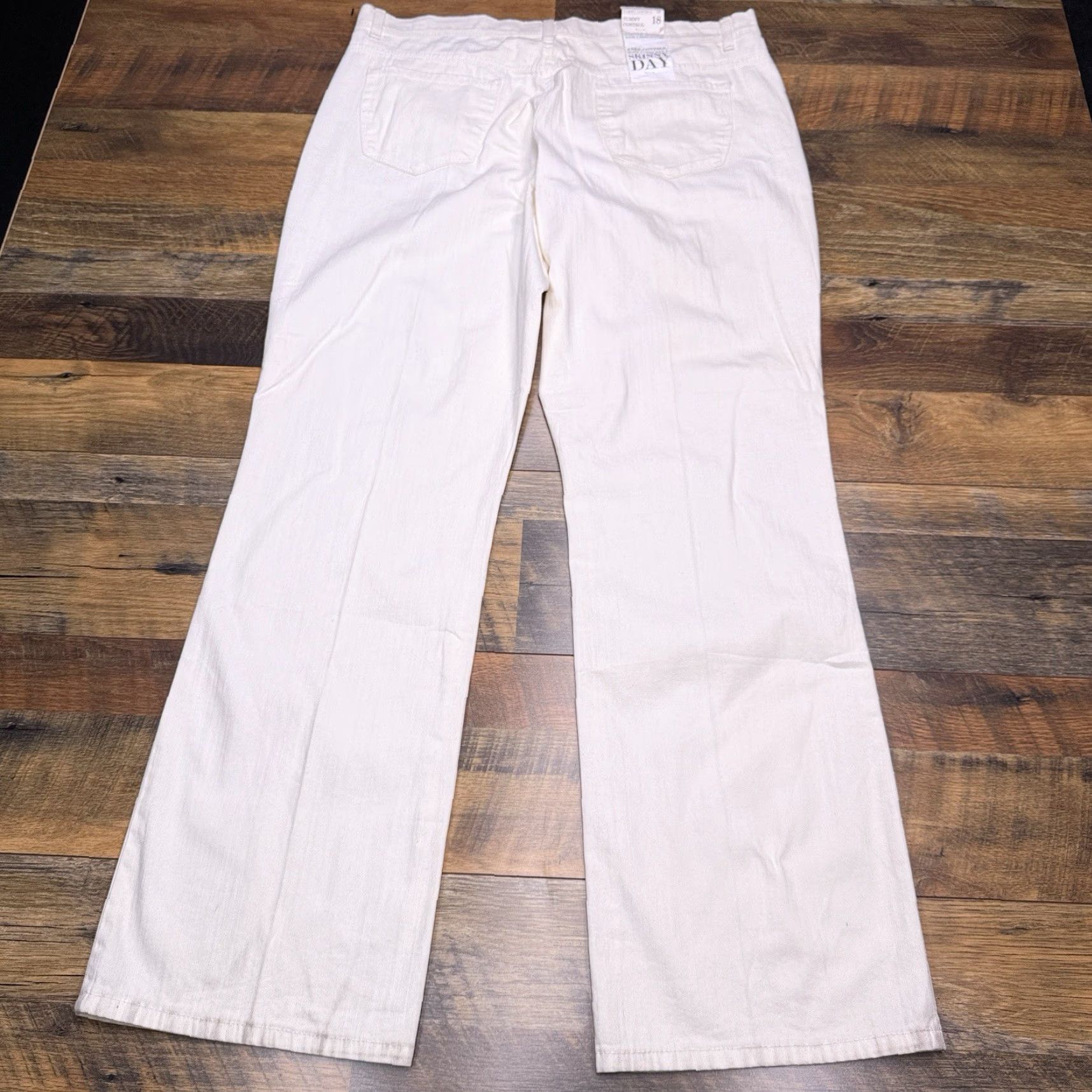 Vintage Style&co Bootcut Jeans Womens 18 White High Rise Stretch Denim 5-Pocket Logo Zip Inseam 32.5in Regular Size 40" / US 18 - 2 Thumbnail