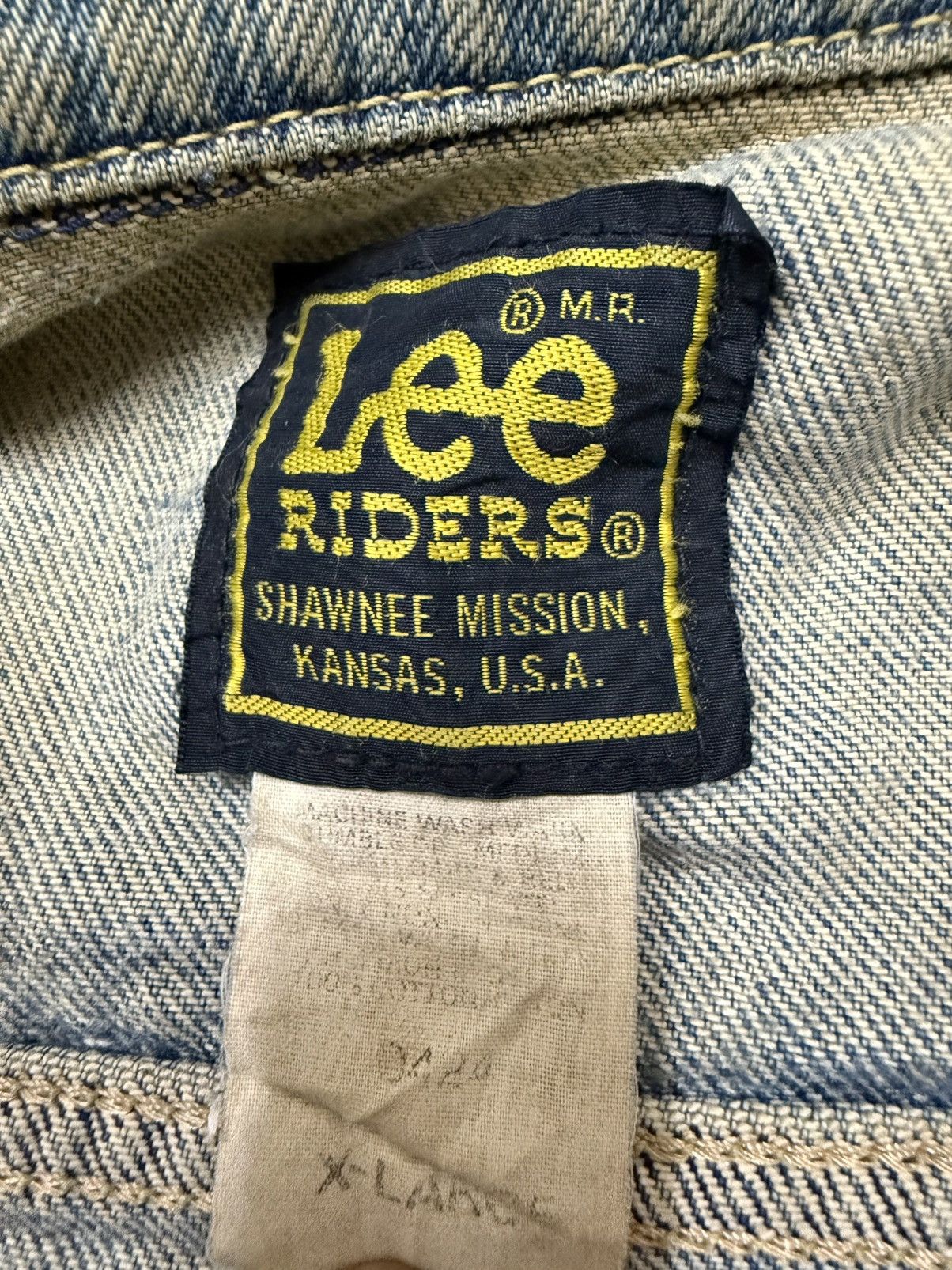 Lee Vintage 90s Lee Rider Distressed Denim Trucker Jacket Size US M / EU 48-50 / 2 - 9 Thumbnail