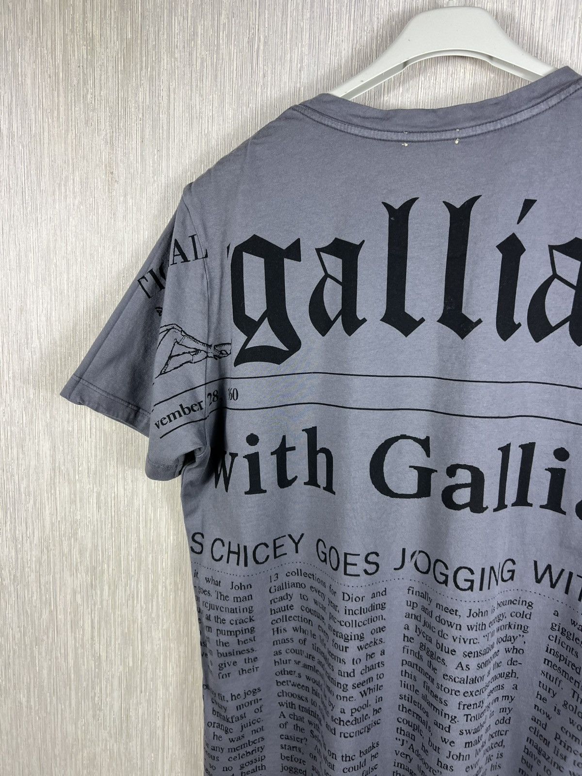 John Galliano John Galliano y2k newspaper gazette full print tee dior Size US XL / EU 56 / 4 - 19 Thumbnail