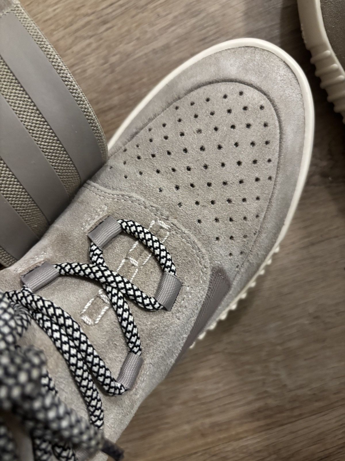 Adidas × Kanye West Kanye West x Adidas x Yeezy Boost 750 “OG light Brown” Size US 9 / EU 42 - 15 Thumbnail