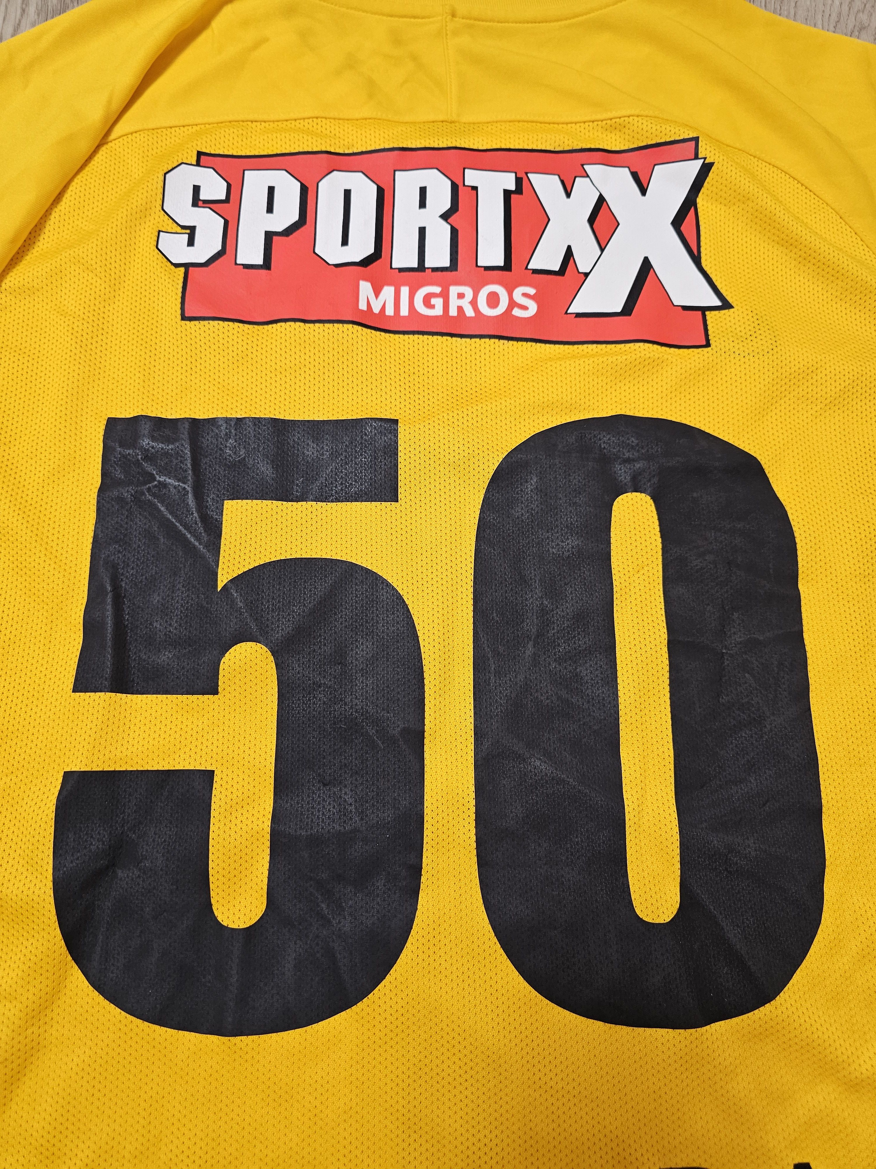 Nike YOUNG BOYS 2018 2019 HOME FOOTBALL SHIRT SOCCER JERSEY Size US XXL / EU 58 / 5 - 6 Thumbnail