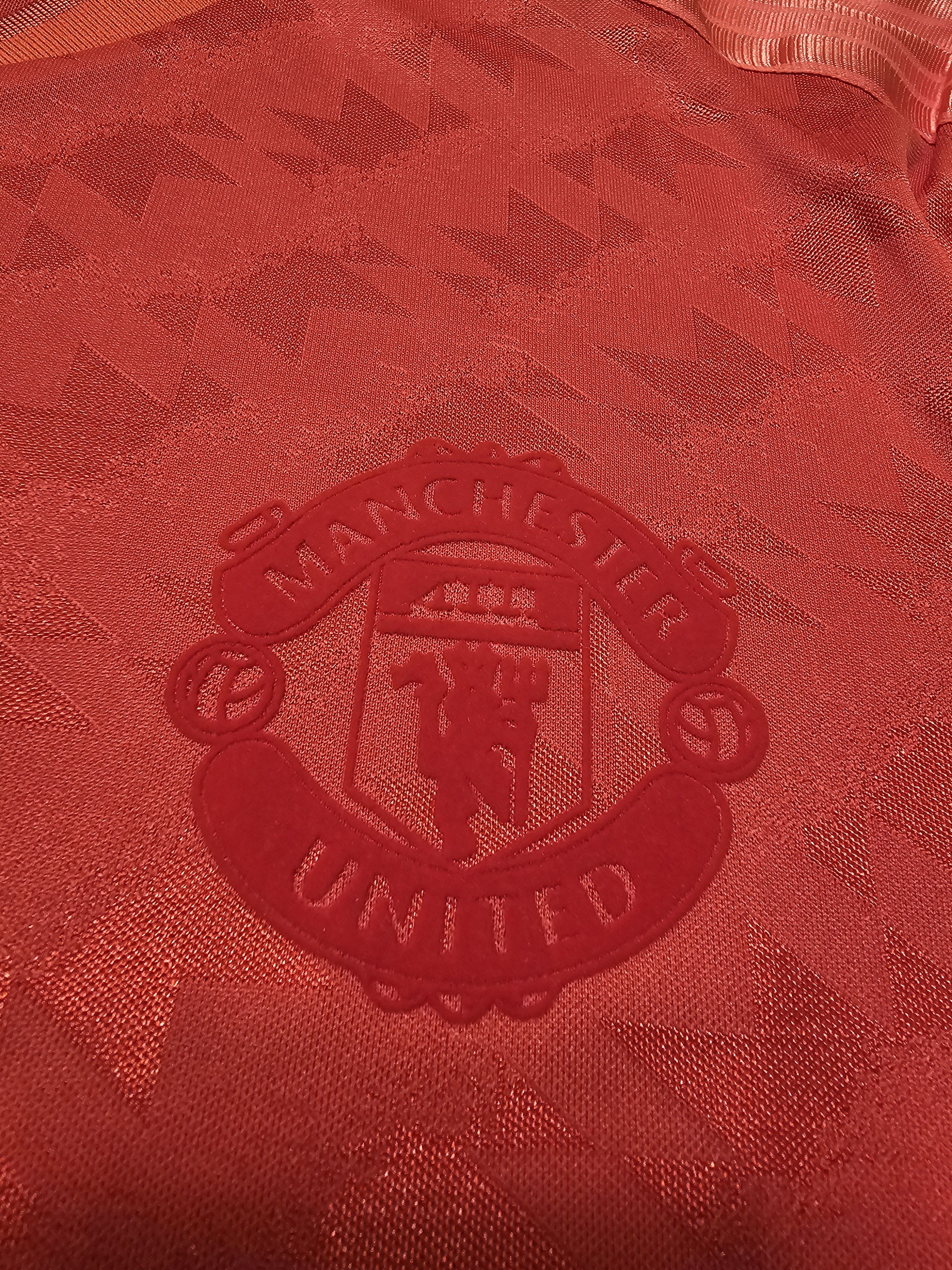 Adidas MANCHESTER UNITED 2018 DROP 1990 FOOTBALL SOCCER JERSEY Size US M / EU 48-50 / 2 - 4 Thumbnail
