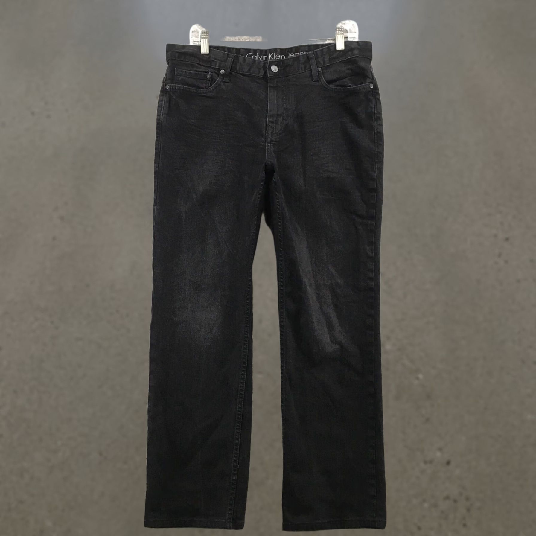 Calvin Klein Calvin Klein Straight Leg Jeans Mens 33x30 Black Cotton Blend Denim 5-Pocket Zipper Closure Slim Fit Regular Size Type: Regular Mens Size US 33 - 1 Thumbnail