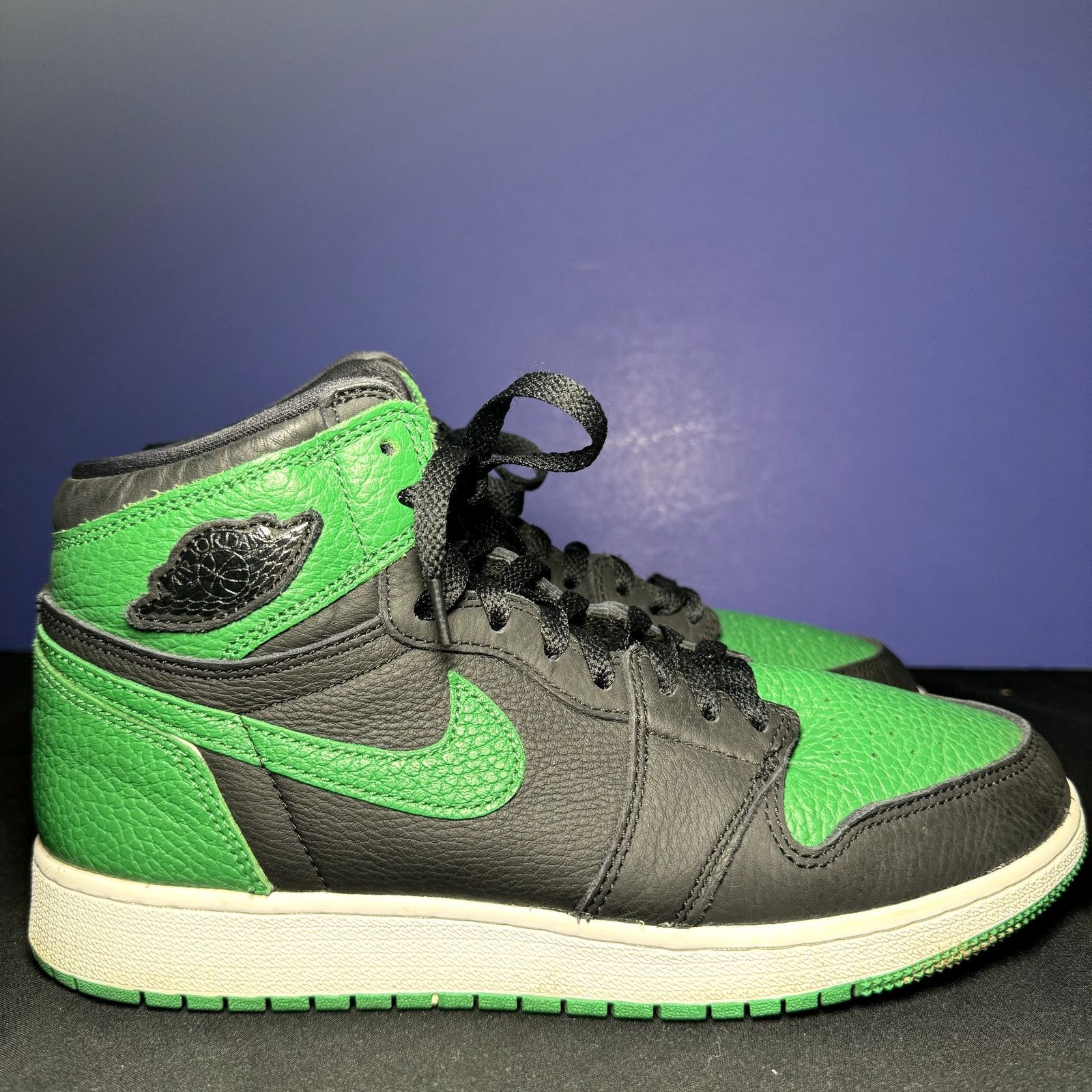 Jordan Brand × Nike Size 7 - Nike Air Jordan 1 Retro High OG GS Pine Green 2.0 Size US 7 / EU 40 - 1 Thumbnail