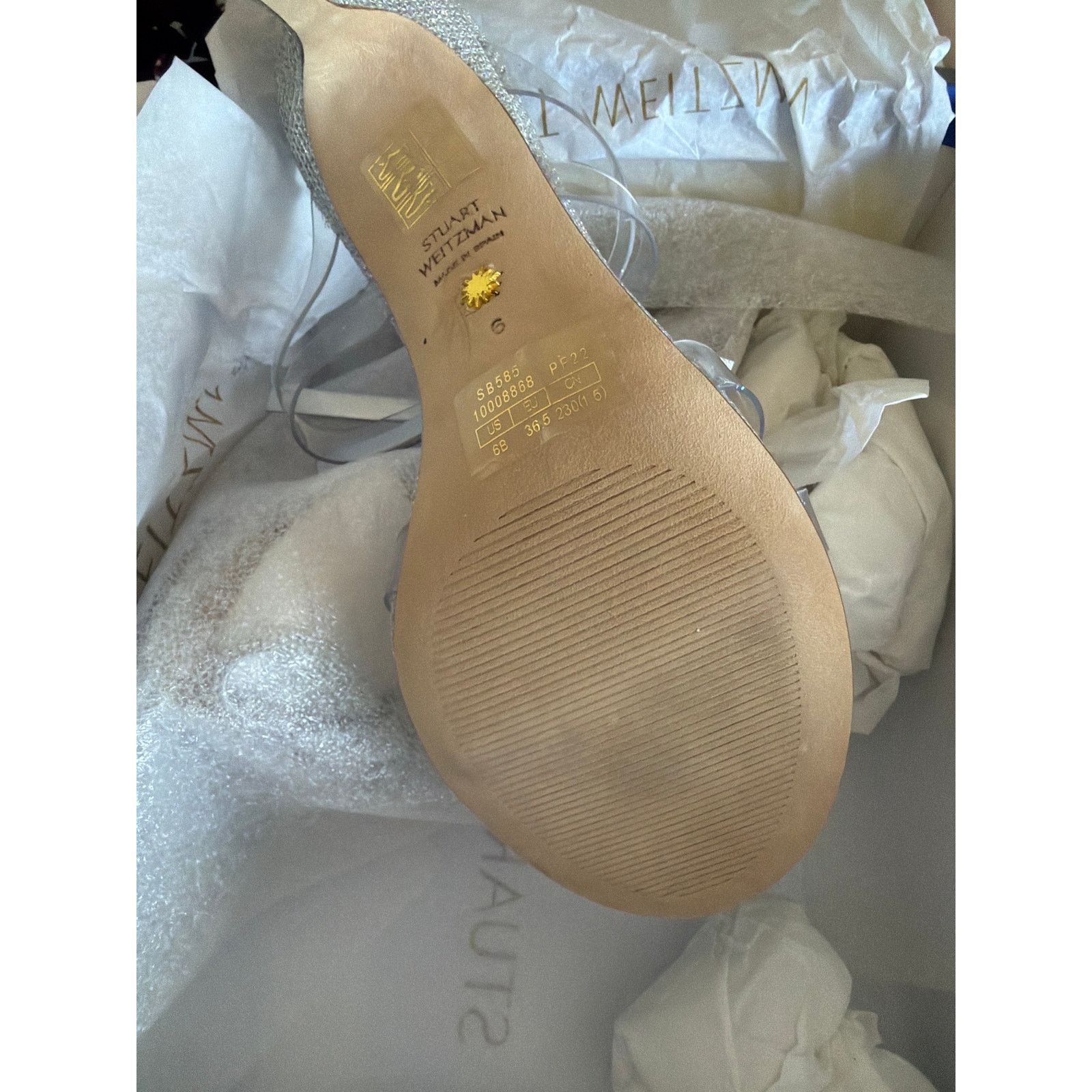Stuart Weitzman New Stuart Weitzman clear rhinestone bow heels sz 6 Size US 6 / IT 36 - 10 Thumbnail