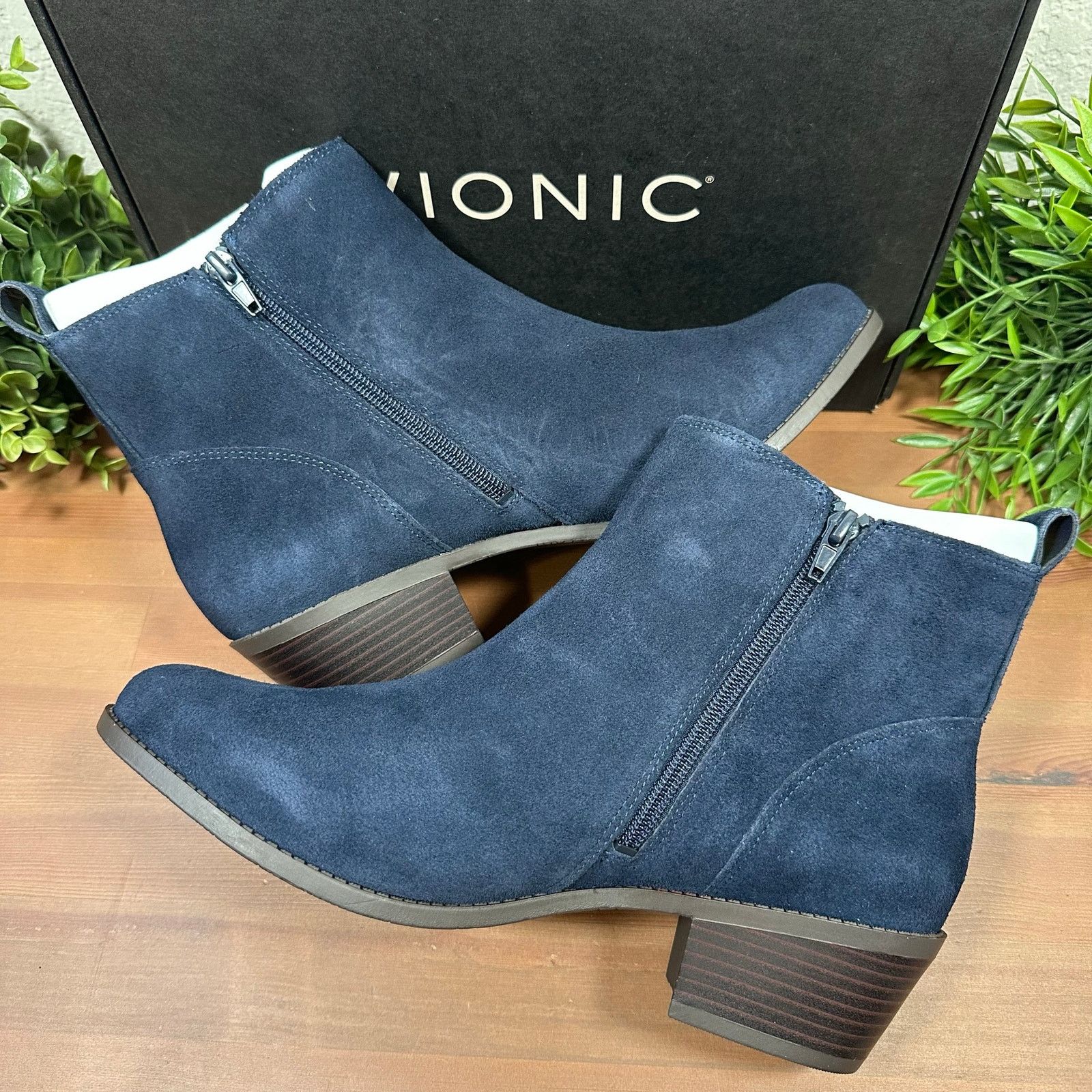 Vionic Vionic Roseland Wide Water-Repellent Suede Ankle Boots Size US 11 / IT 41 - 6 Thumbnail