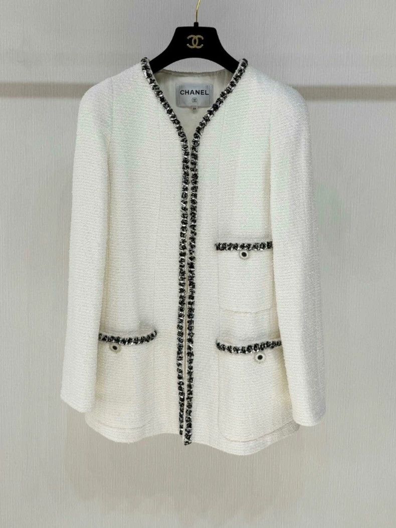 Chanel Chanel 22P black and white color-blocked rolled-edged twee Size XS / US 0-2 / IT 36-38 - 1 Thumbnail