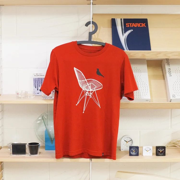 Uniqlo Eames office Chair on Tee Tshirt by Uniqlo Orange spaceage Size US M / EU 48-50 / 2 - 8 Thumbnail