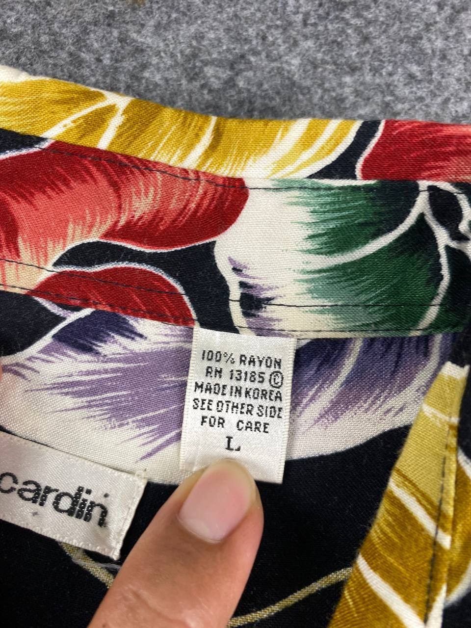 Pierre Cardin vintage piere cardin 100 rayon hawaiian shirt nice design Size US L / EU 52-54 / 3 - 6 Thumbnail