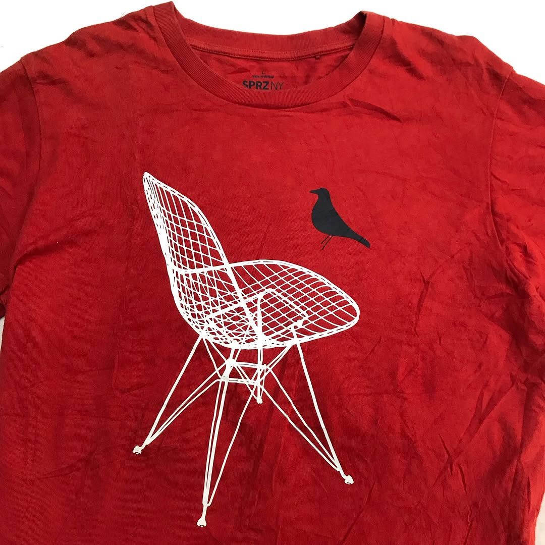 Uniqlo Eames office Chair on Tee Tshirt by Uniqlo Orange spaceage Size US M / EU 48-50 / 2 - 1 Thumbnail