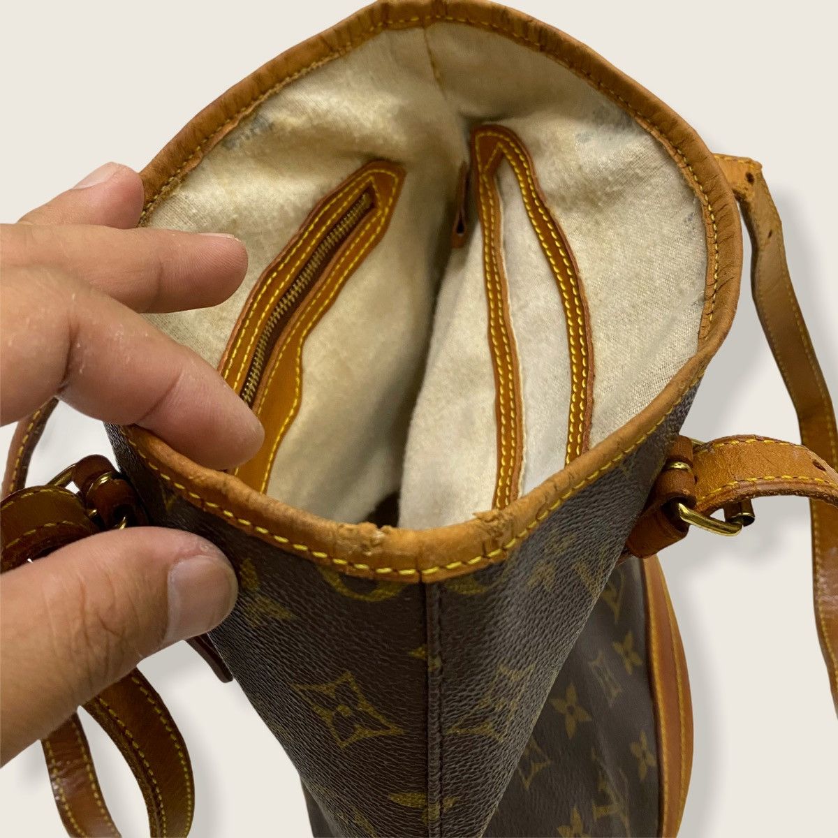Louis Vuitton ‼️LASTDROP‼️ AUTHENTIC LOUIS VUITTON MONOGRAM BUCKET PM BAG Size ONE SIZE - 13 Thumbnail