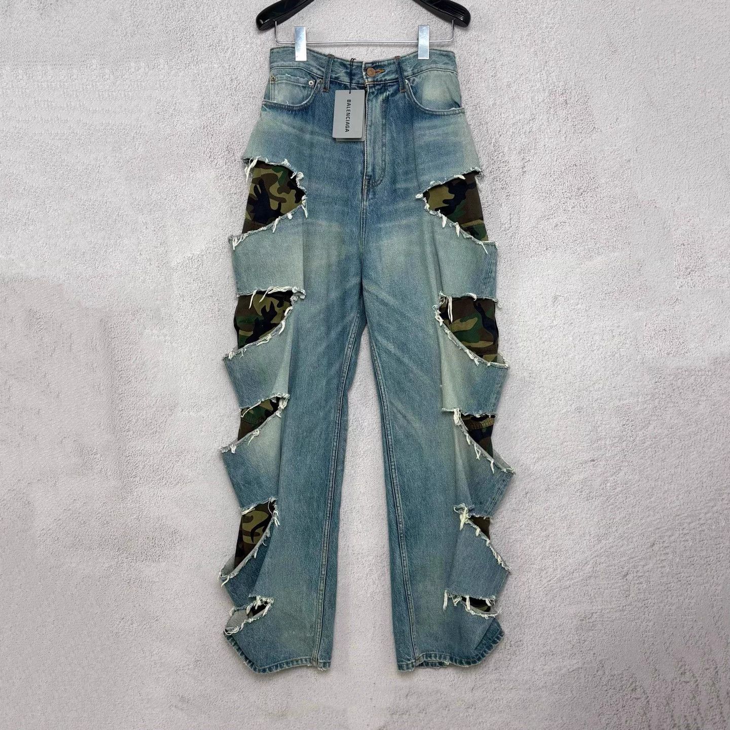 Balenciaga Balenciaga Distressed Camo Two-Tone Denim Jeans XXS Size US 26 / EU 42 - 1 Thumbnail