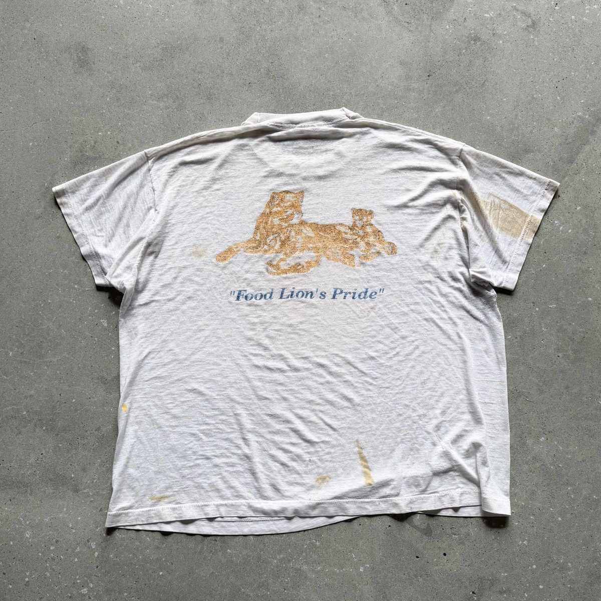 Band Tees 90s THRASHED Paper Thin Paint Splatter Food Lion T Shirt Size US XL / EU 56 / 4 - 11 Thumbnail