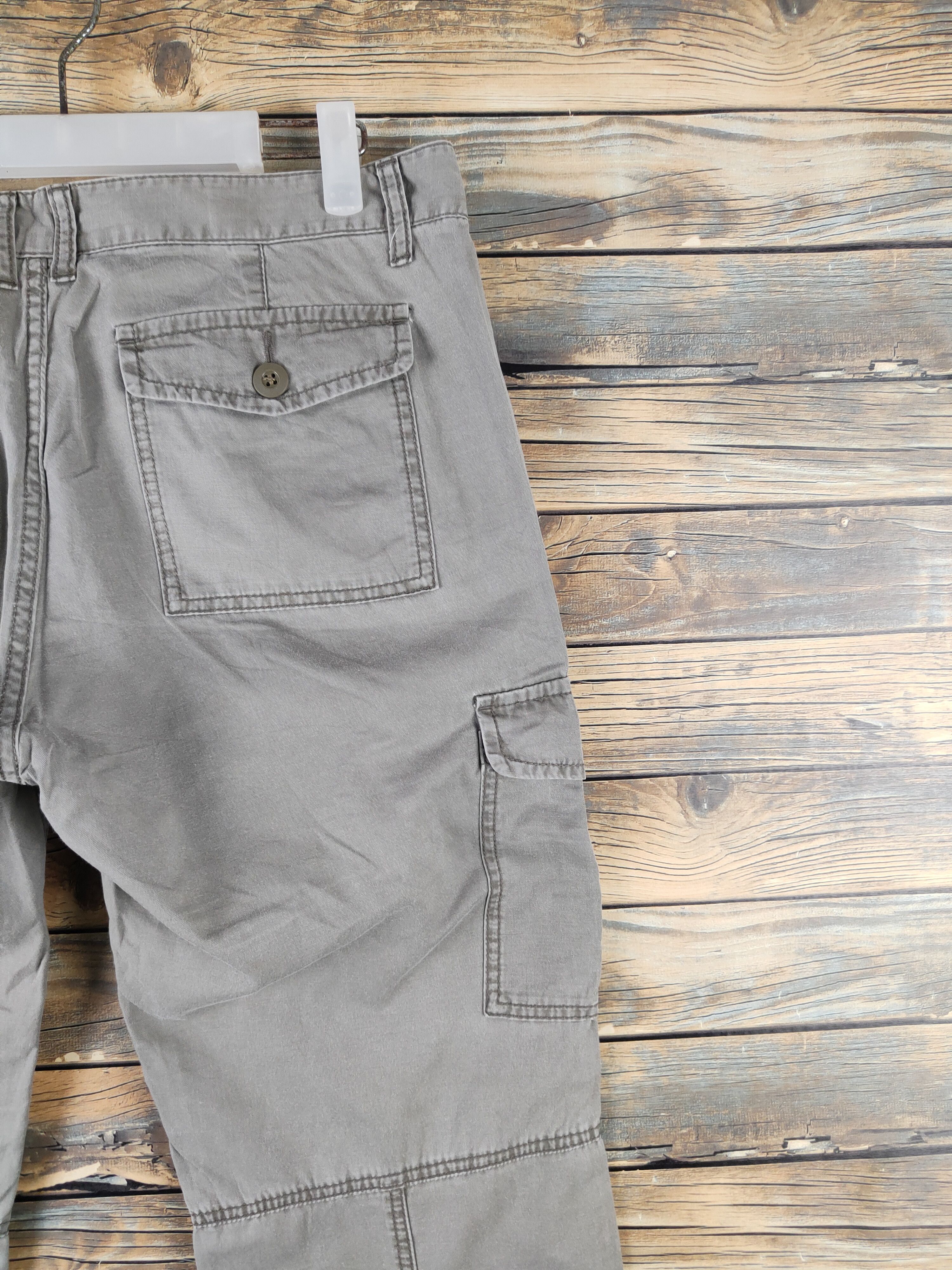 Uniqlo DL Uniqlo Olive Faded Multipocket Tactical Cargo Pants #1329 Size US 30 / EU 46 - 10 Thumbnail
