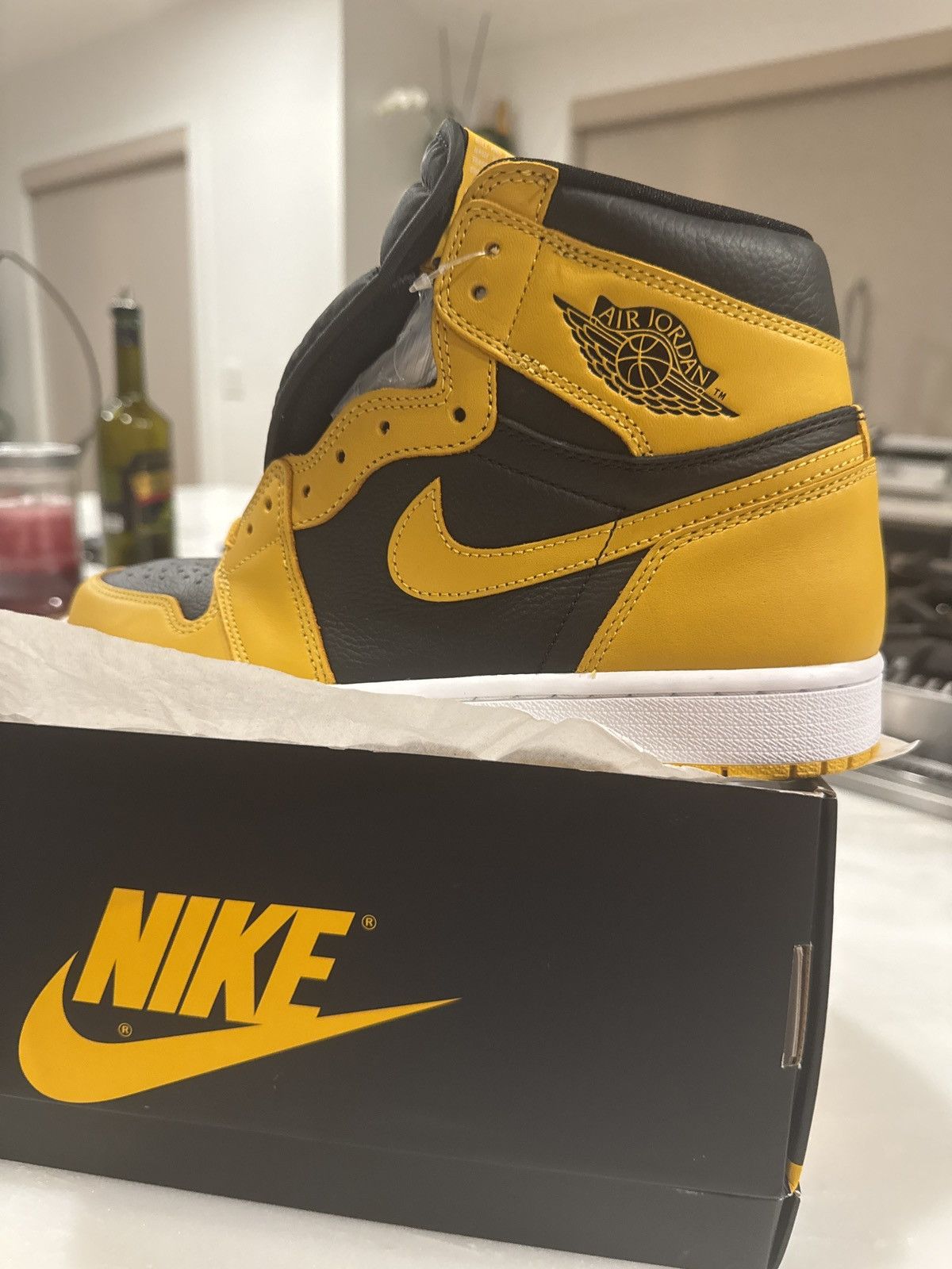 Jordan Brand × Nike Air Jordan 1 Retro High OG Size US 9.5 / EU 42-43 - 1 Thumbnail