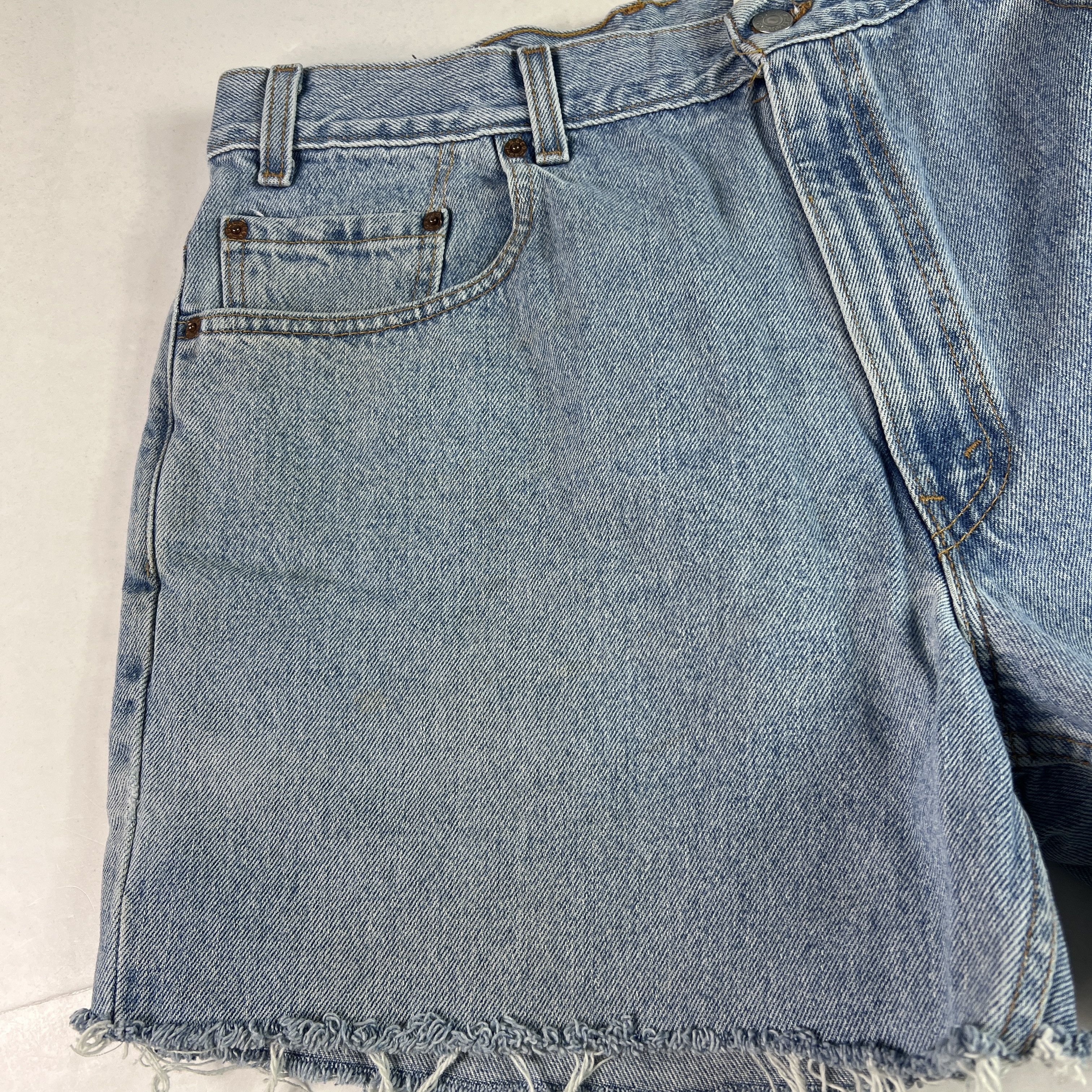 Levi's Y2K Levi's Jeans Short 560 Loose Blue Cut Off Denim Jorts Size US 35 - 5 Thumbnail