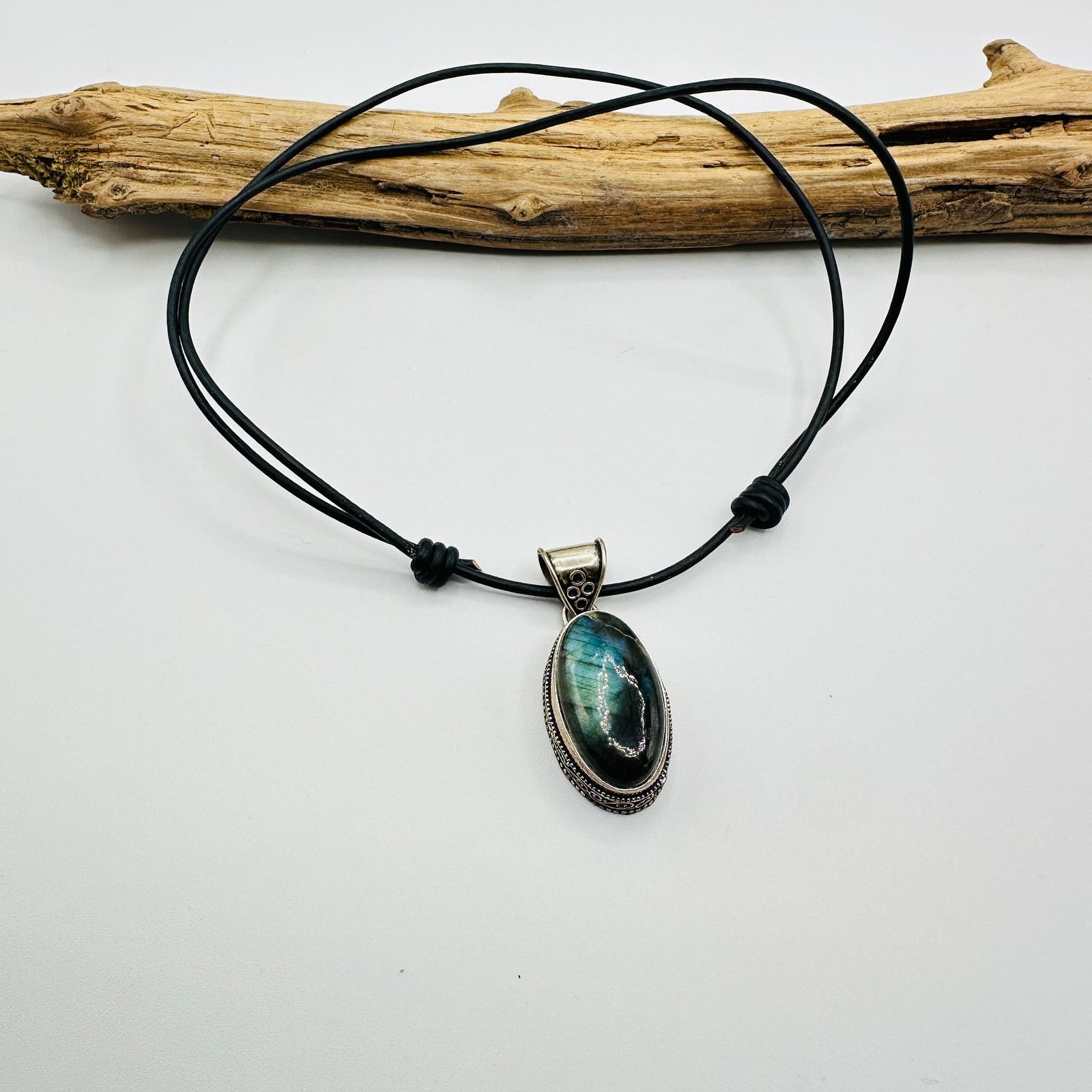 The Unbranded Brand Labradorite Sterling Silver Pendant Necklace Size ONE SIZE - 5 Thumbnail