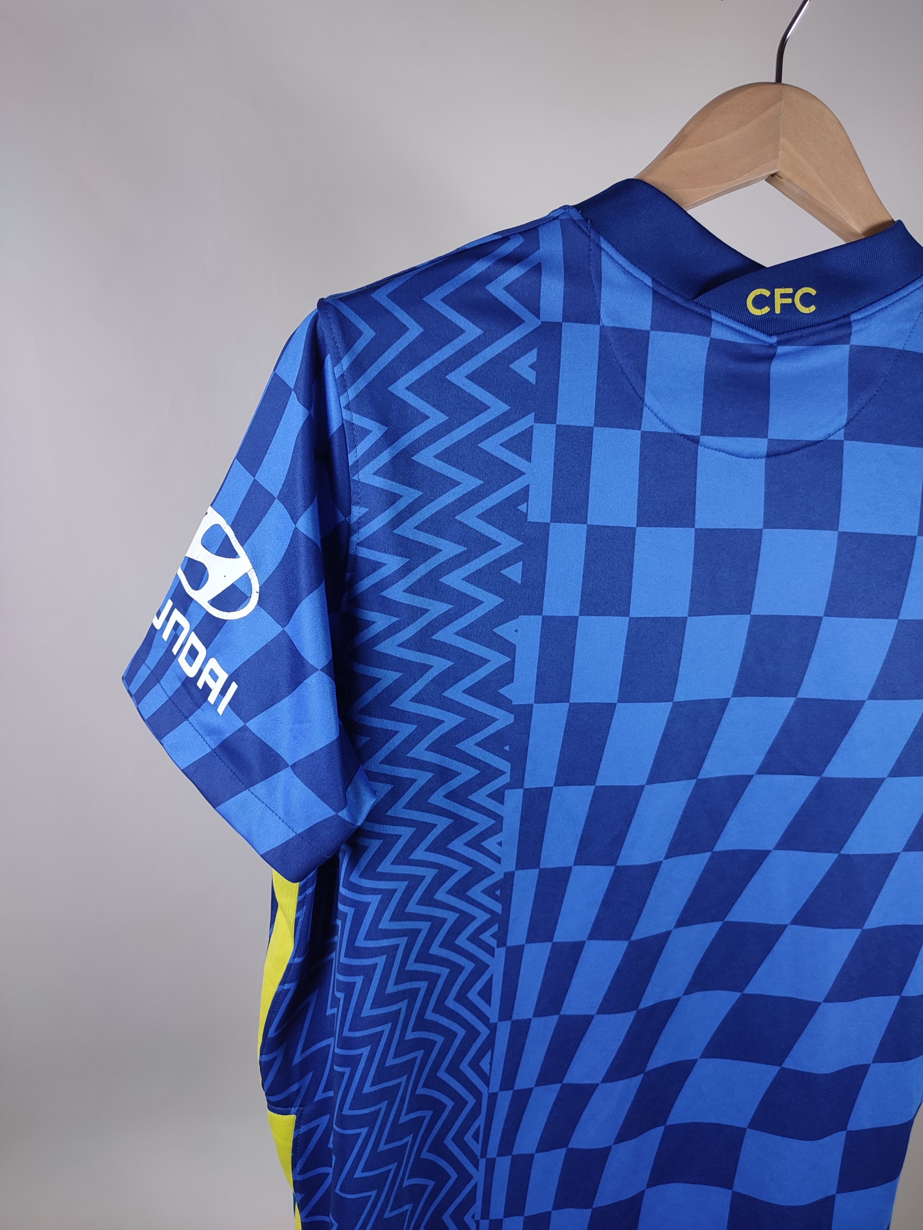 Chelsea Soccer Home Shirt Chelsea Soccer Jersey Size US L / EU 52-54 / 3 - 13 Thumbnail