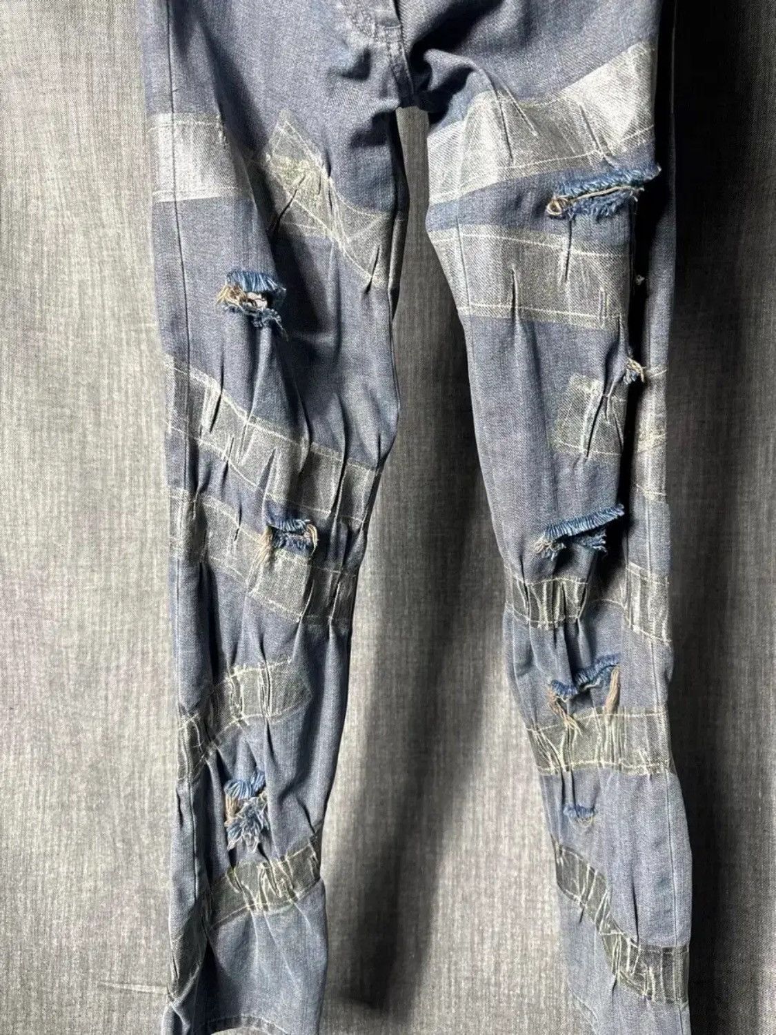 Maison Margiela Maison Margiela Distressed Tape Denim Jeans Size 26" / US 2 / IT 38 - 4 Thumbnail