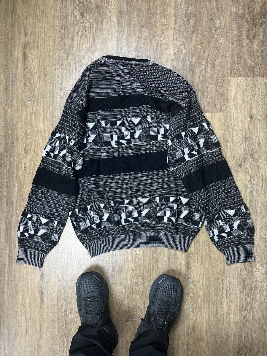 Vintage ➕ Vintage tundra style pattern cotton top quality sweater Size US L / EU 52-54 / 3 - 7 Thumbnail