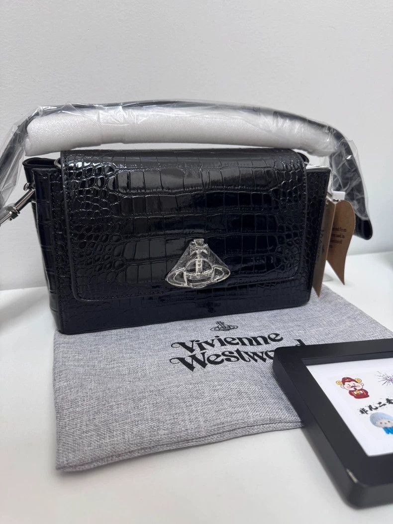 Vivienne Westwood Vivienne Westwood size os Black Crocodile Pattern Shoulder Size ONE SIZE - 3 Thumbnail