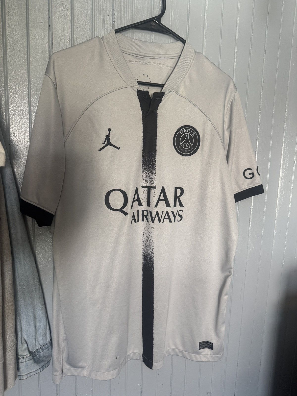 Jordan Brand PSG x Jordan 21/22 Away Jersey Cream Black (Size L) Size US L / EU 52-54 / 3 - 1 Thumbnail
