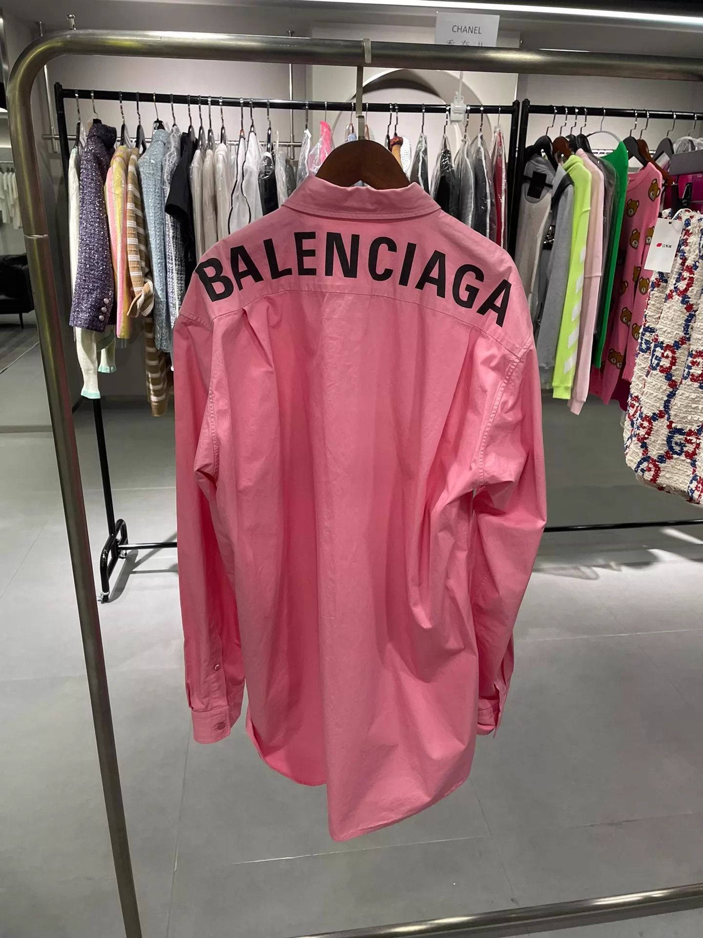 Balenciaga Balenciaga Big Logo Shirt Size 38 Good Authentic Size US S / EU 44-46 / 1 - 2 Thumbnail
