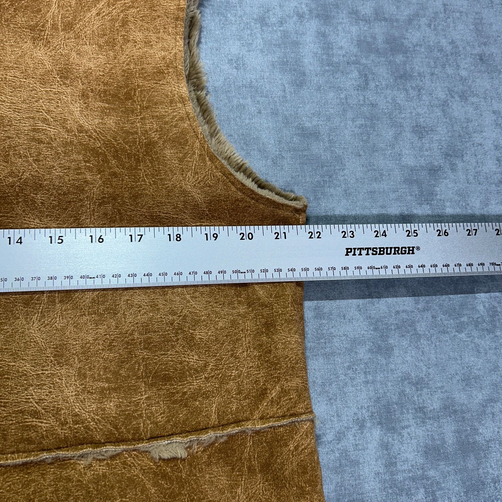 Cabelas VTG Cabelas faux fur/suede outdoors boho western vest wms L Size L / US 10 / IT 46 - 8 Thumbnail