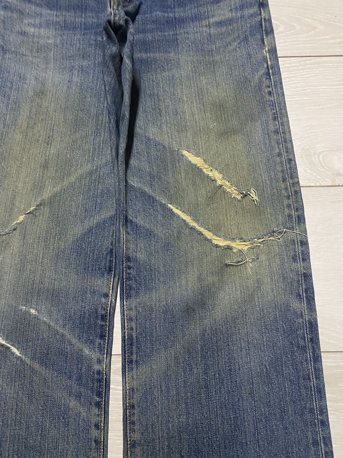 Uniqlo Vintage Japanese Brand Uniqlo Mud Wash Distressed Loose Jean Size US 30 / EU 46 - 8 Thumbnail