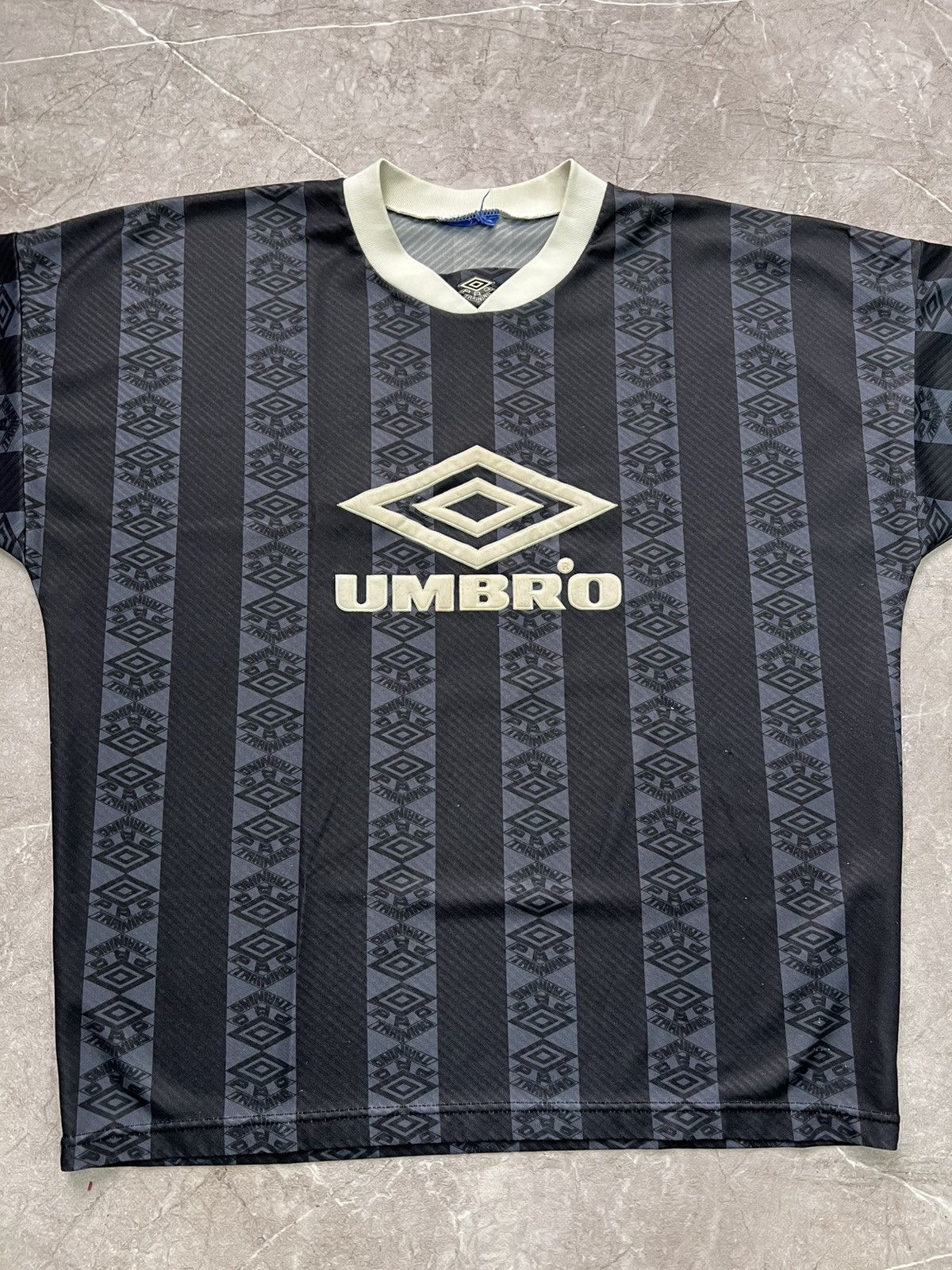 Umbro × Vintage VINTAGE TRAINING 90s UMBRO JERSEY T SHIRT BLOCKCORE Size US M / EU 48-50 / 2 - 3 Thumbnail