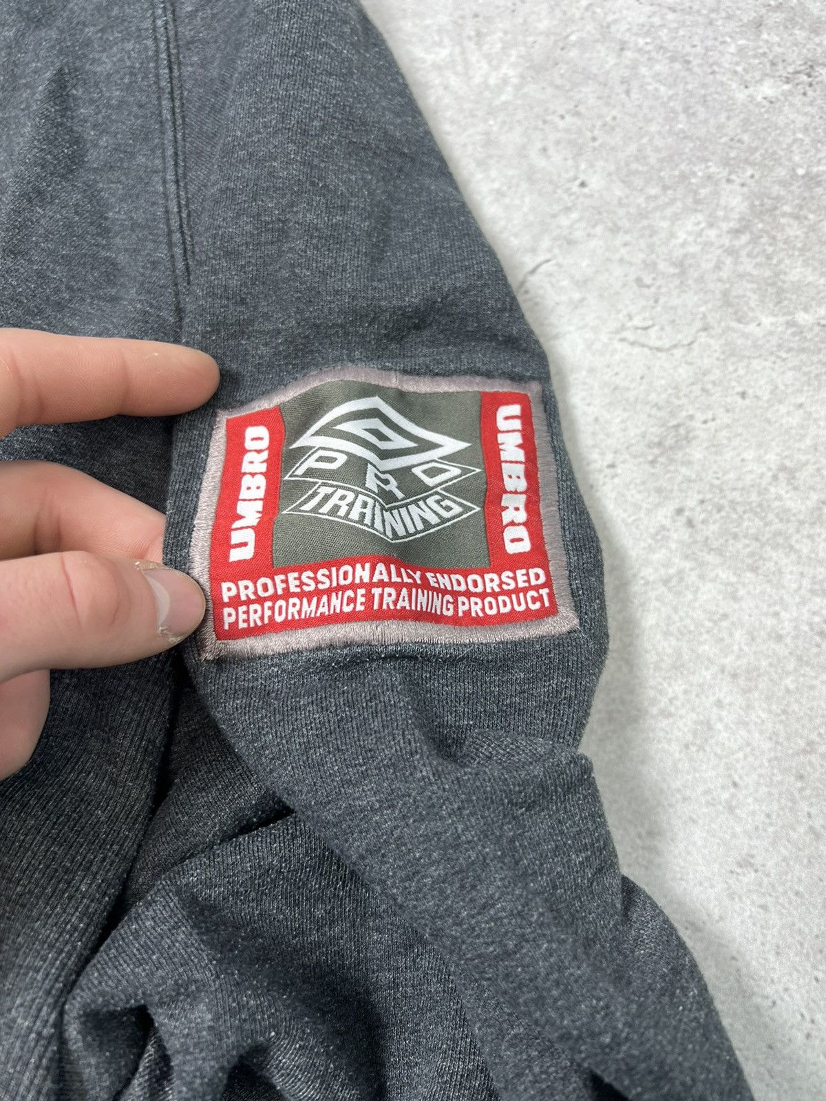 Umbro × Vintage Vintage 90s Umbro Pro Training Embroidered Baggy Sweatshirt Size US XL / EU 56 / 4 - 4 Thumbnail