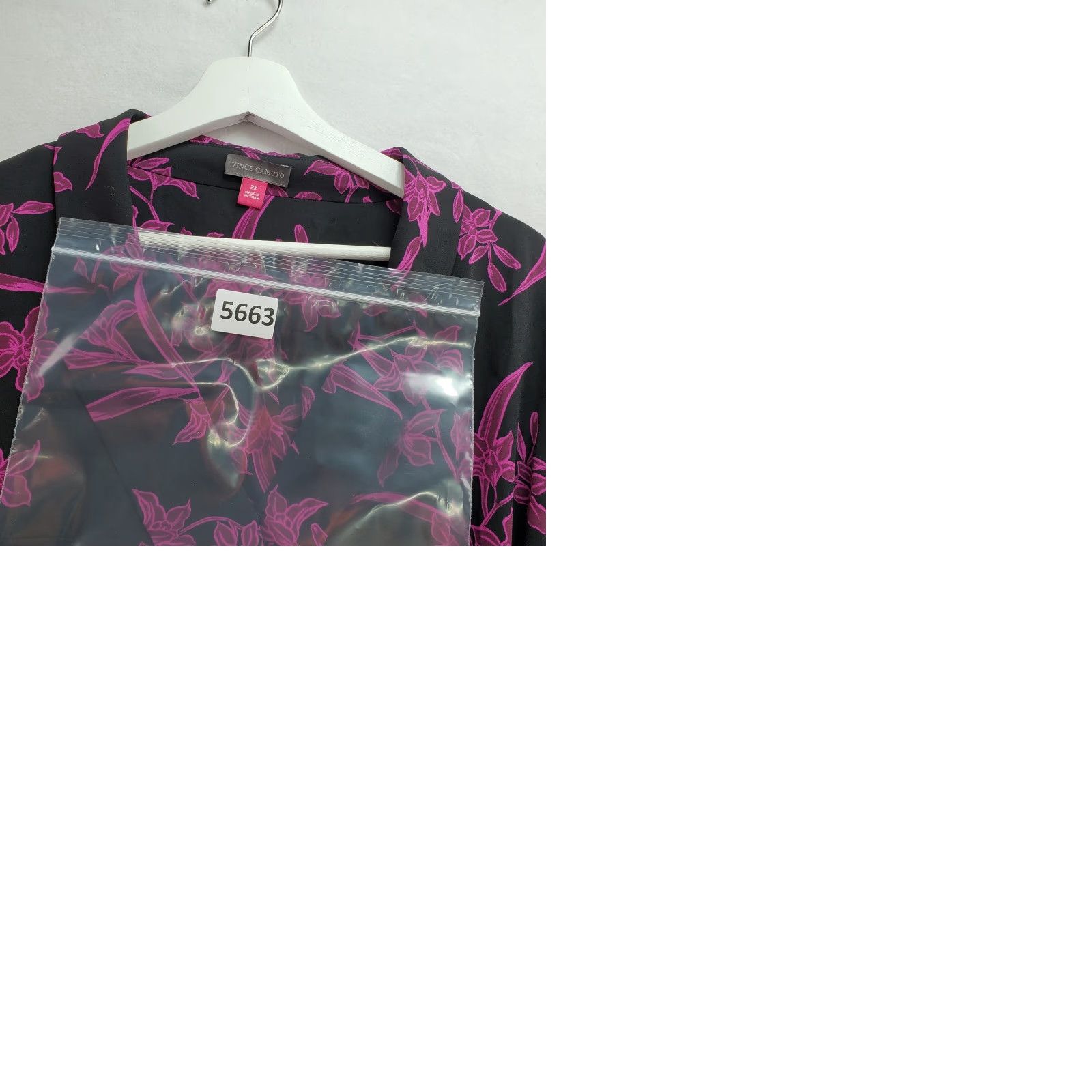 Vince Camuto Vince Camuto Blouse Top Women's 2X Black Purple Floral Overlap Office Cocktail Shirt Women 2X Black Floral Overlap Office Cocktail Vince Camuto Size XXL / US 16-18 / IT 52-54 - 9 Thumbnail