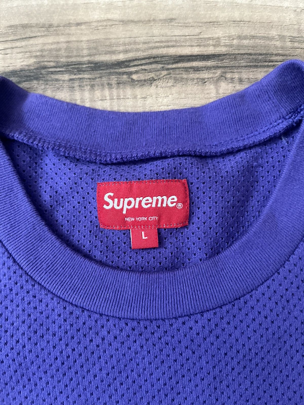 Supreme Supreme Cotton Mesh Gradient Logo S/S Top Size US L / EU 52-54 / 3 - 7 Thumbnail