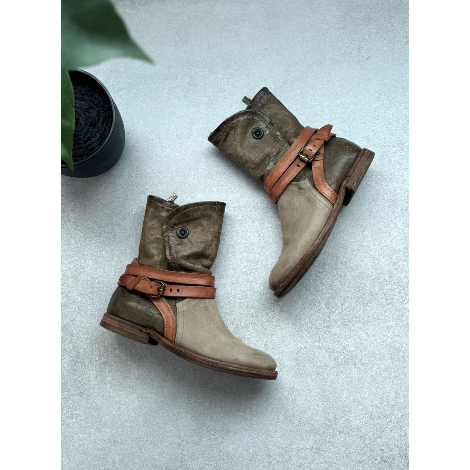 A.S.98 VINTAGE A.S 98 Airtep Swamp Ankle Women Leather Biker Boots Size 37 US 6.5 Beige 80s 90s A.S98 Shoes Womens Boots Size US 7 / IT 37 - 2 Thumbnail