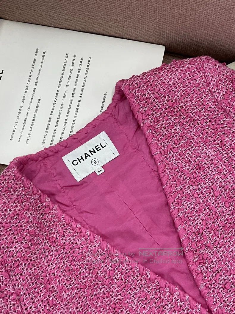 Chanel Chanel 21 early spring pink V-neck knitted jacket Size XS / US 0-2 / IT 36-38 - 2 Thumbnail