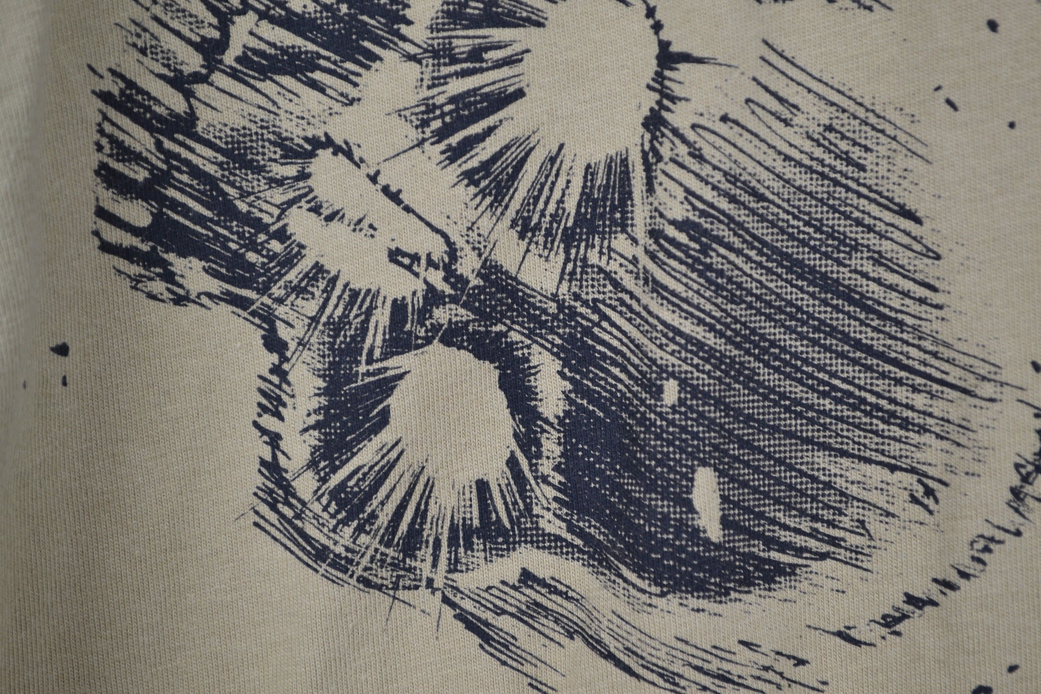 Uniqlo 2023 Attack on Titan UNIQLO UT Graphic Final Season L Size US L / EU 52-54 / 3 - 5 Thumbnail