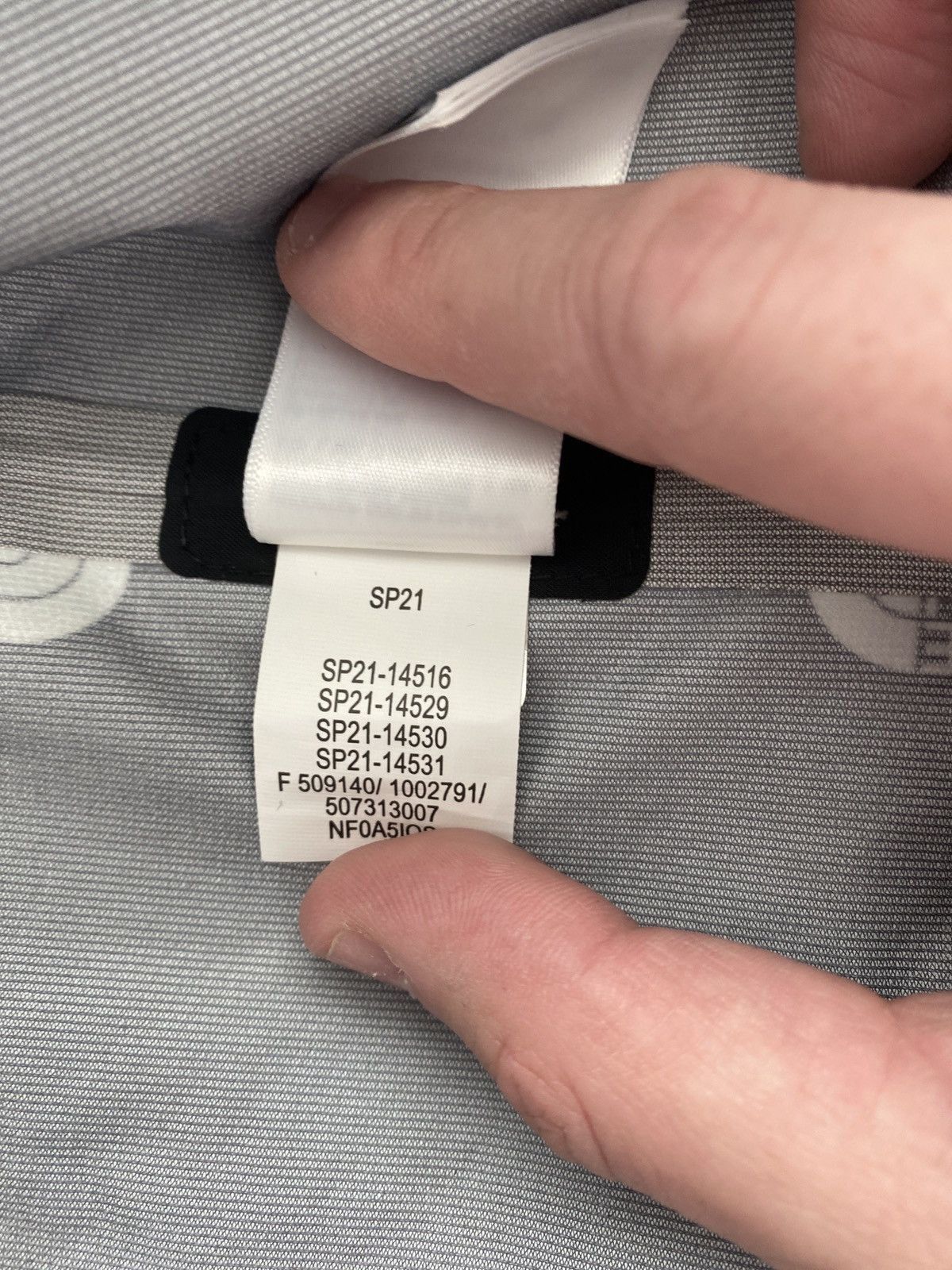 Supreme × The North Face New Supreme x The North Face Outer tape seam coach jacket L Size US L / EU 52-54 / 3 - 9 Thumbnail