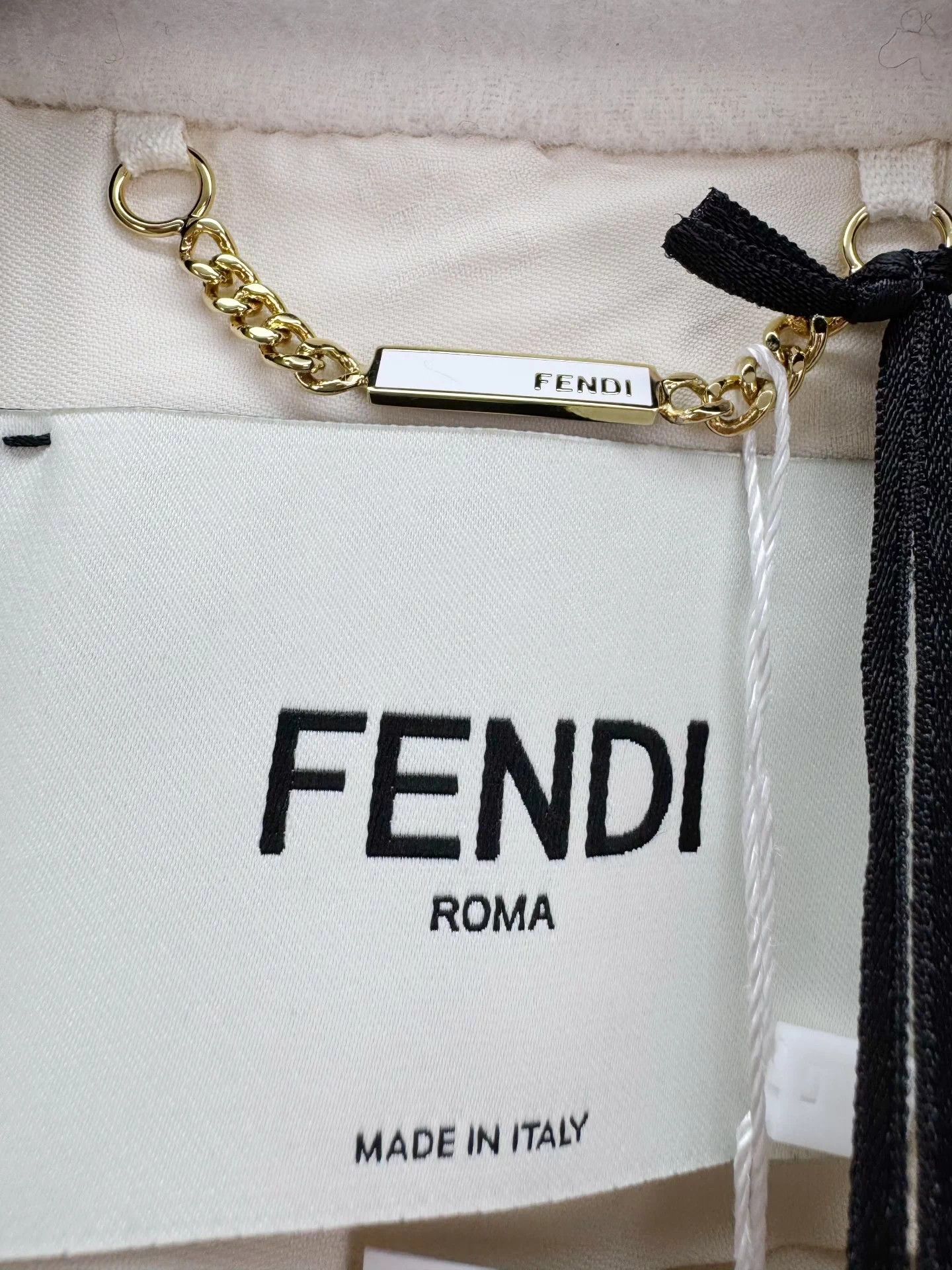 Fendi Fendi new with tags wool long coat size 38 Size XS / US 0-2 / IT 36-38 - 2 Thumbnail