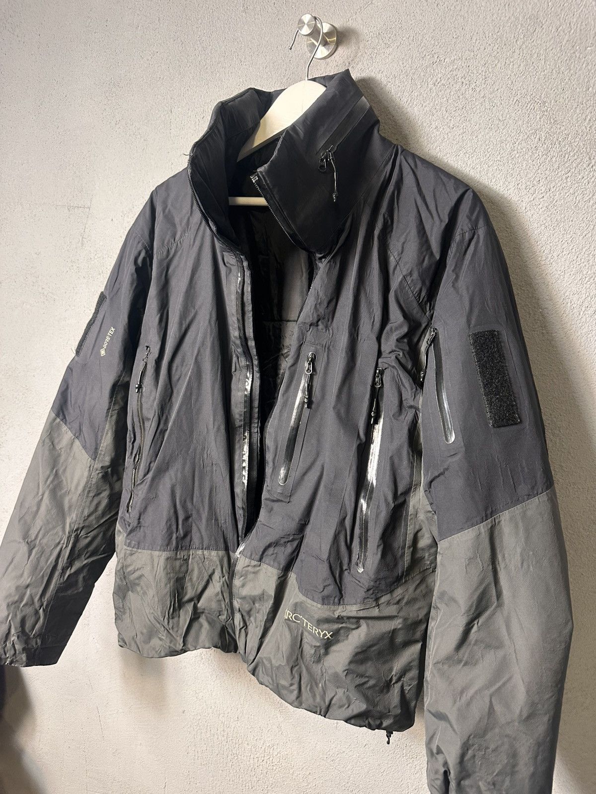 Arc'teryx Arc’Teryx Axis Insulated Jacket System_A Size US M / EU 48-50 / 2 - 2 Thumbnail
