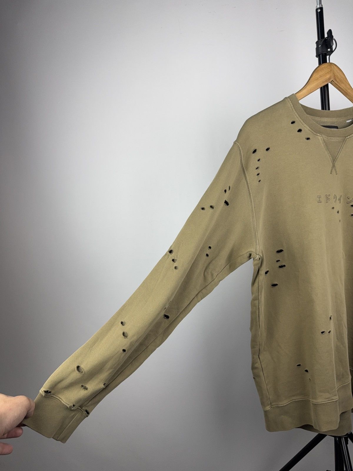 Edwin Distressed Y2K Retro Edwin Vintage style 90s Sweatshirt Size US L / EU 52-54 / 3 - 3 Thumbnail