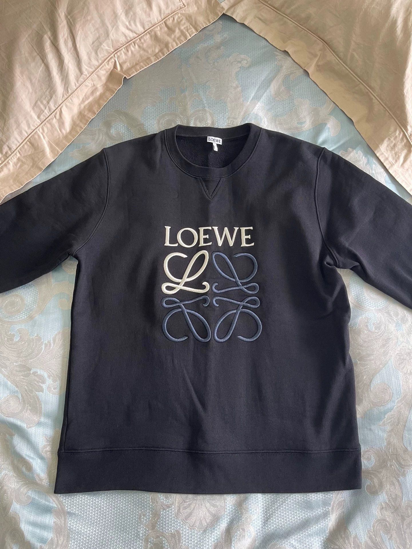 Loewe LOEWE Classic Large Logo Embroidered Black Sweatshirt L Size US L / EU 52-54 / 3 - 1 Thumbnail