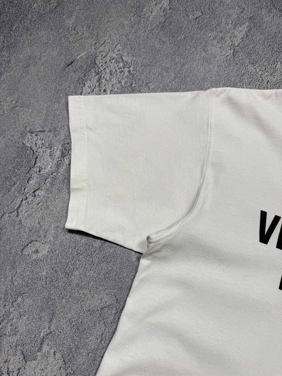 Vetements Vetements Limited Edition Oversized Tee Size US XL / EU 56 / 4 - 4 Thumbnail