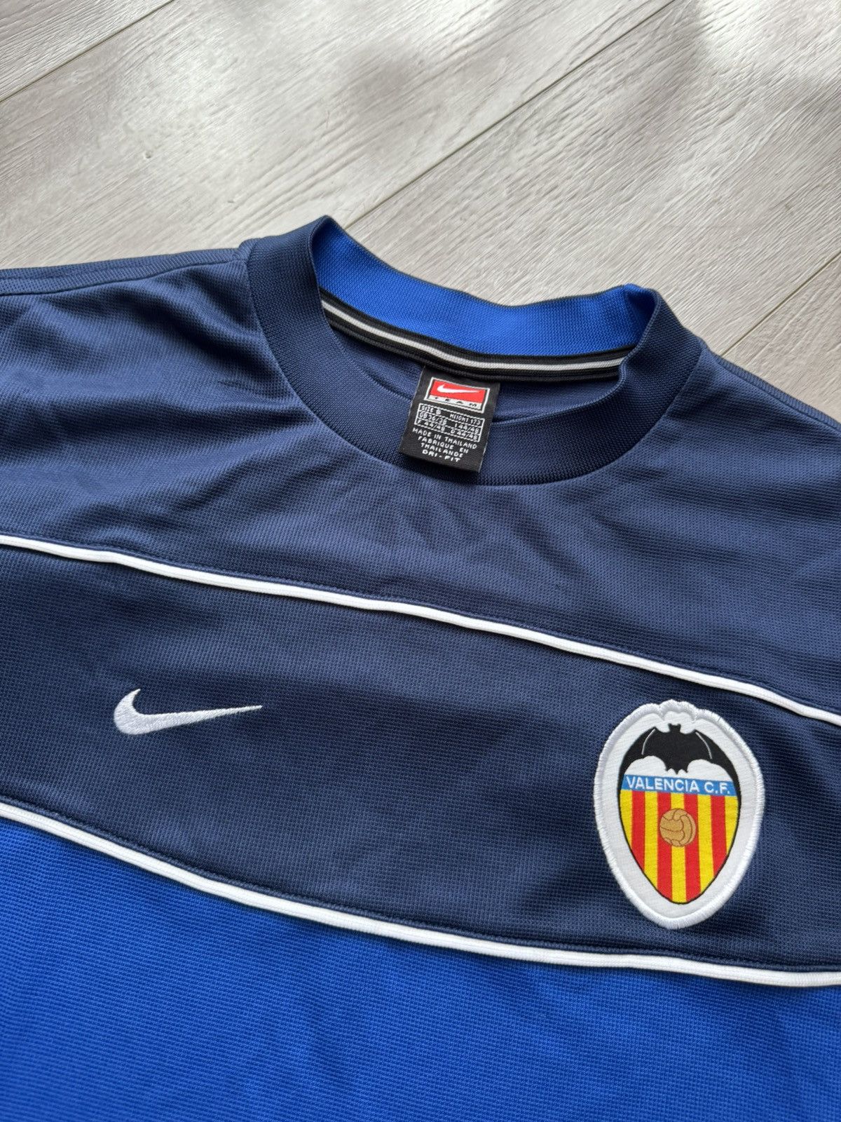 Nike Vintage 2000/01 Valencia CF Training Soccer Jersey Size US S / EU 44-46 / 1 - 3 Thumbnail