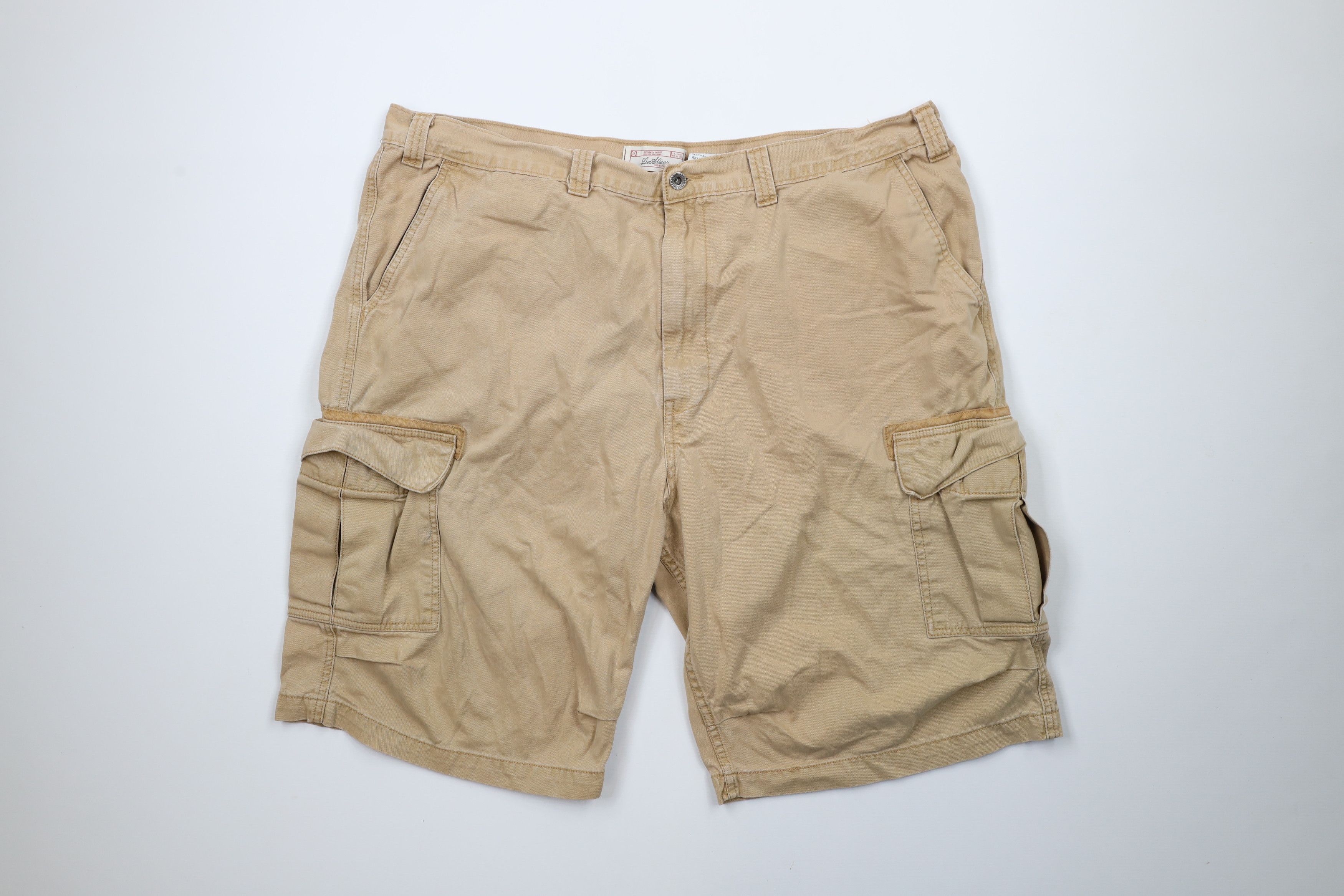 Levi's × Vintage Vintage Y2K 2004 Levis Faded Baggy Fit Cargo Shorts Beige Size US 44 / EU 60 - 1 Thumbnail