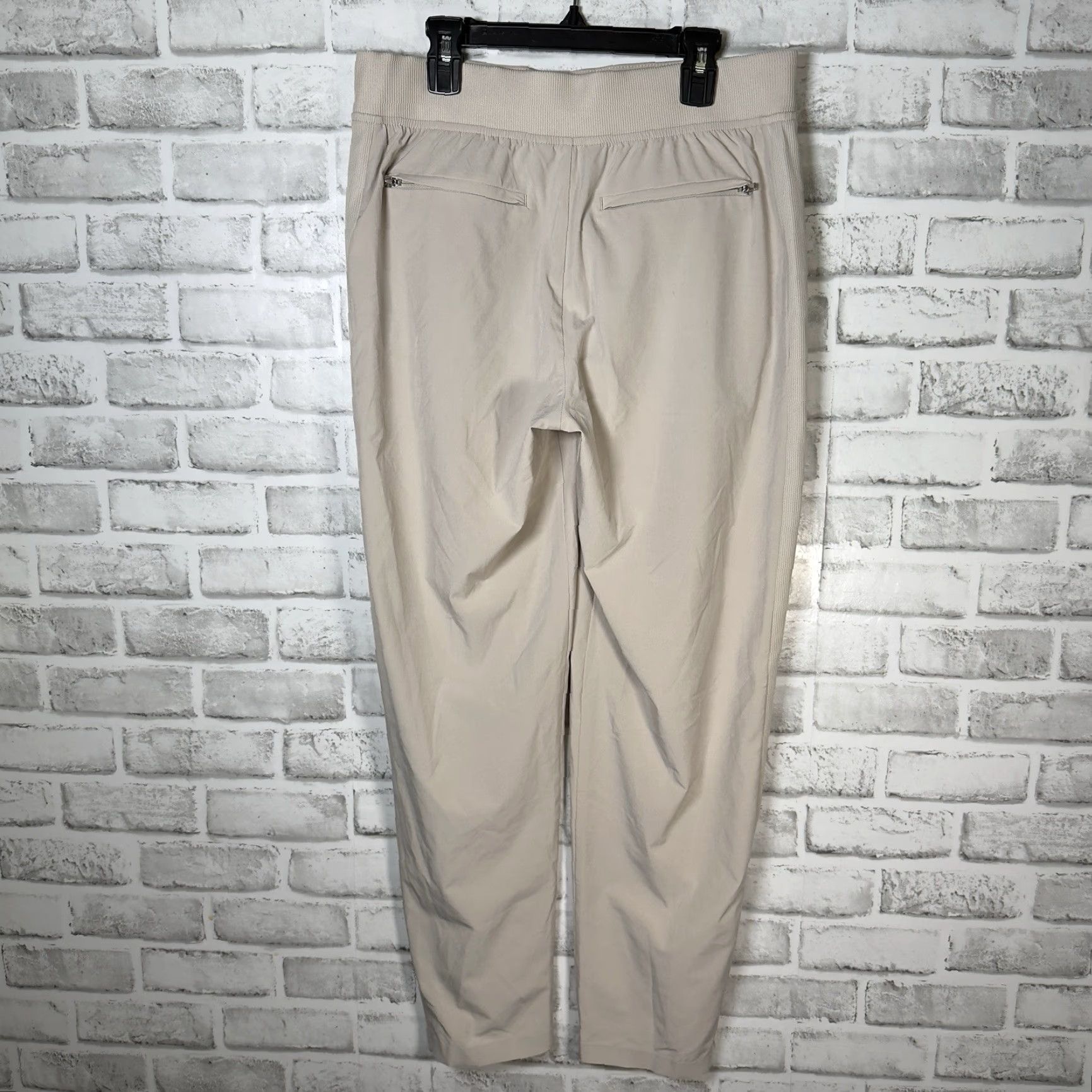 Athleta Athleta Athletic Pants Womens Size 6 Beige Polyester Size 28" / US 6 / IT 42 - 5 Thumbnail