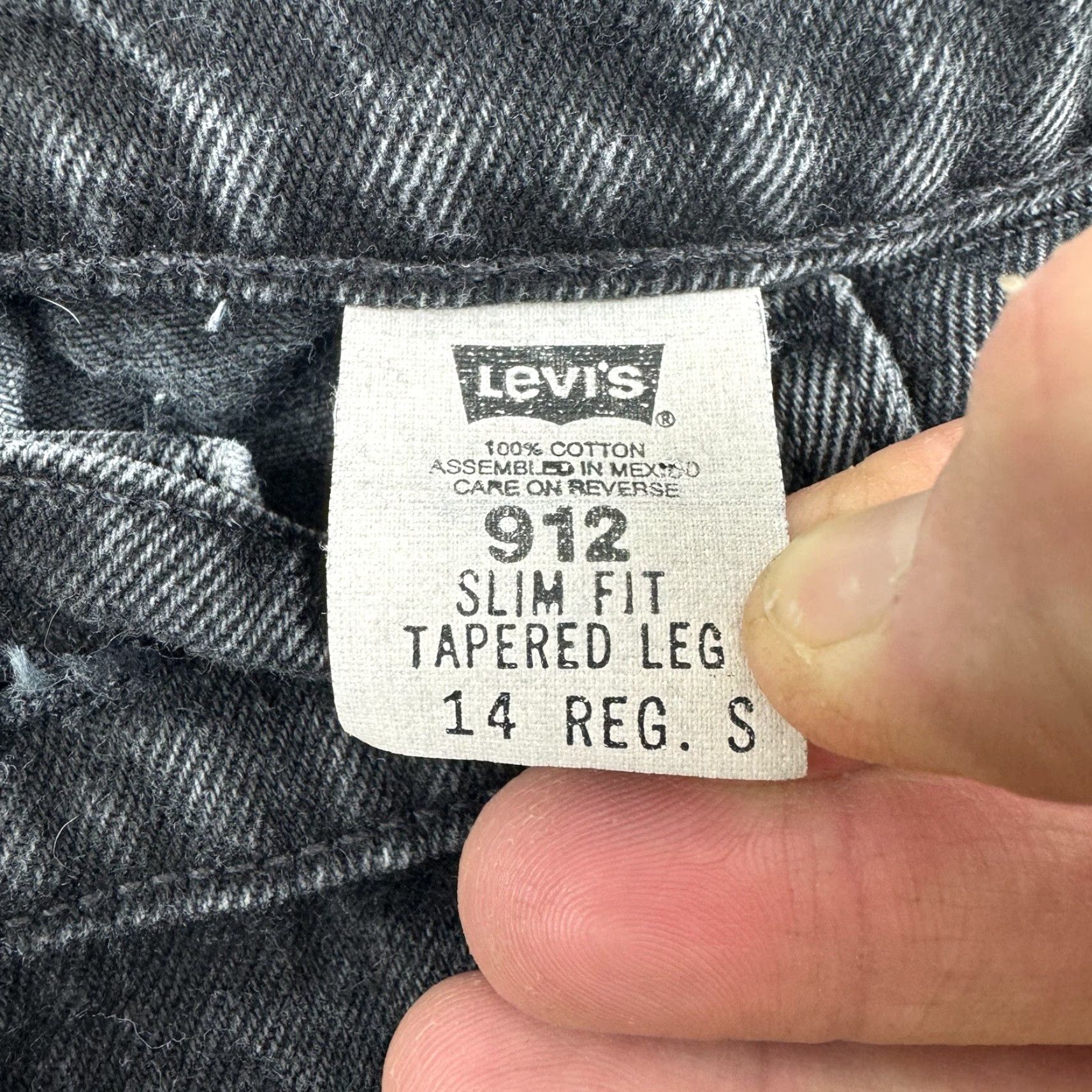 Levi's VINTAGE Levi's Jeans 14 Slim Black 912 90s Levis 912 Womens Tapered Orange Tab 28in inseam 29in waist Boy? (Wait) Size 36" / US 14 / IT 50 - 3 Thumbnail