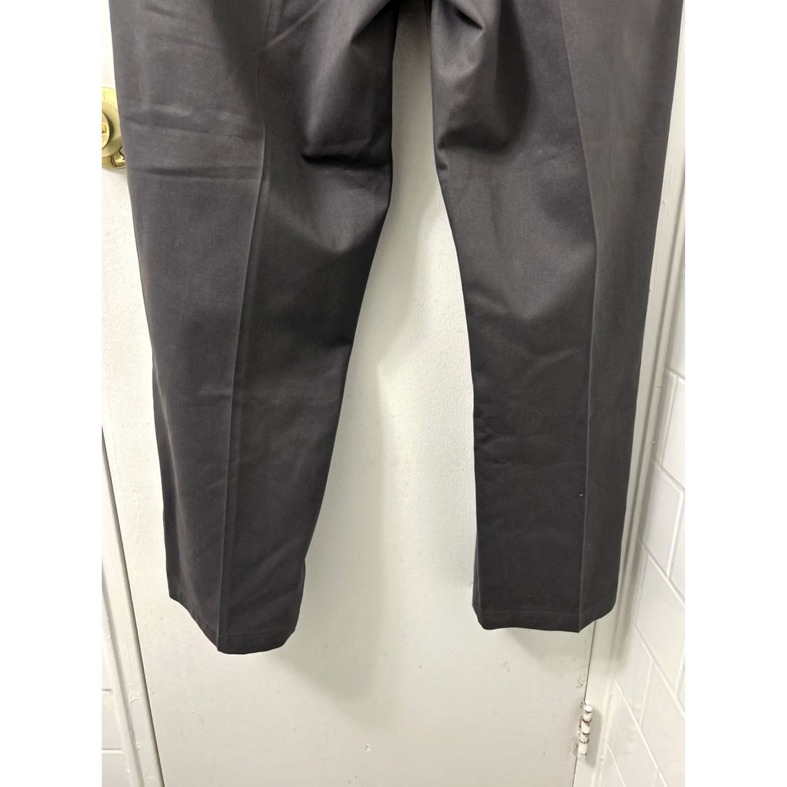 Wrangler Wrangler Ultimate Khaki Pants Mens 36x30 Gray Classic Flat Front Zip Button Casual Workwear Size US 36 / EU 52 - 3 Thumbnail