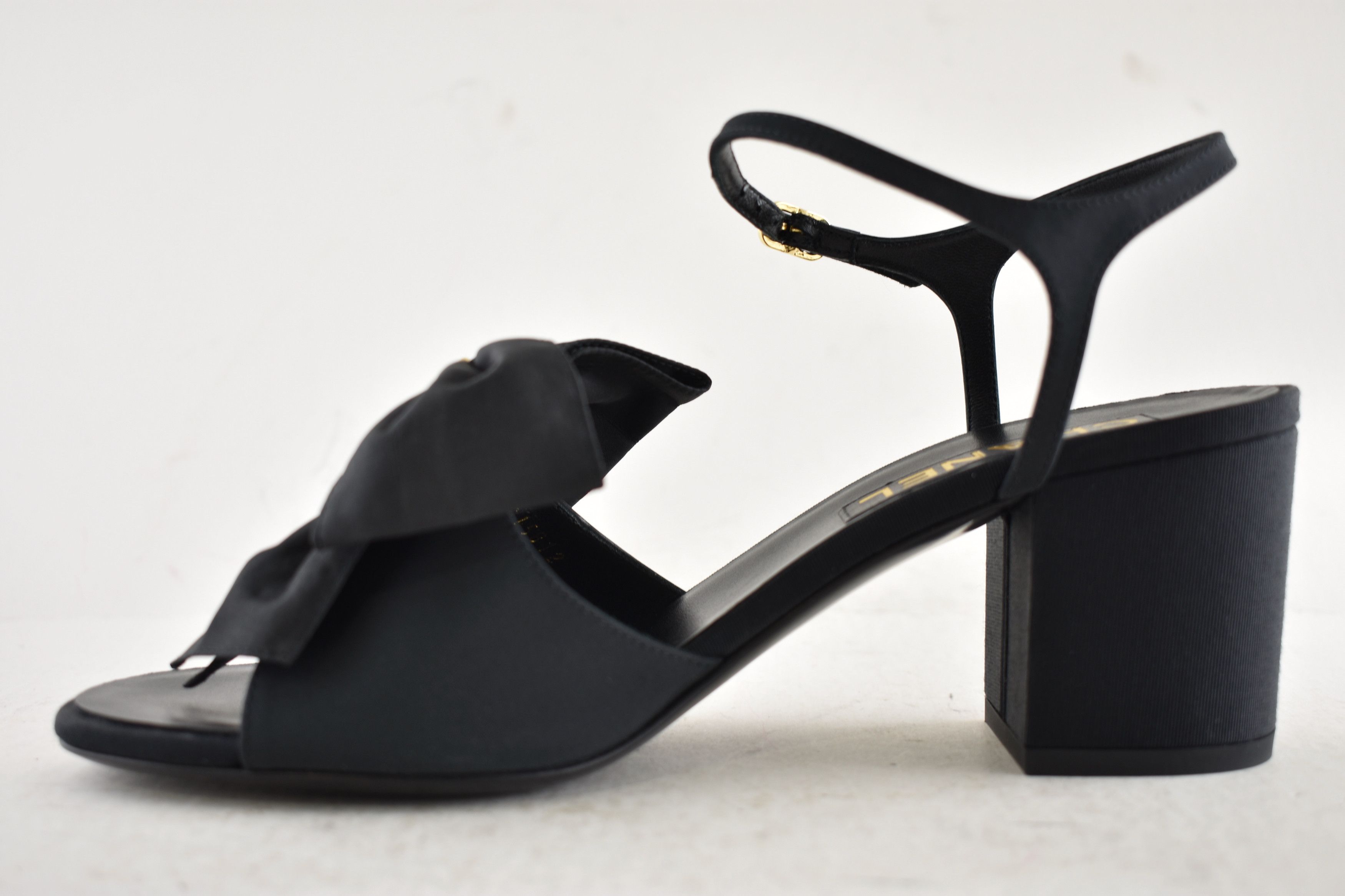 Chanel Chanel 24A Black Silk Bow CC Logo Block Heel Sandals 42 Size US 12 / IT 42 - 14 Thumbnail