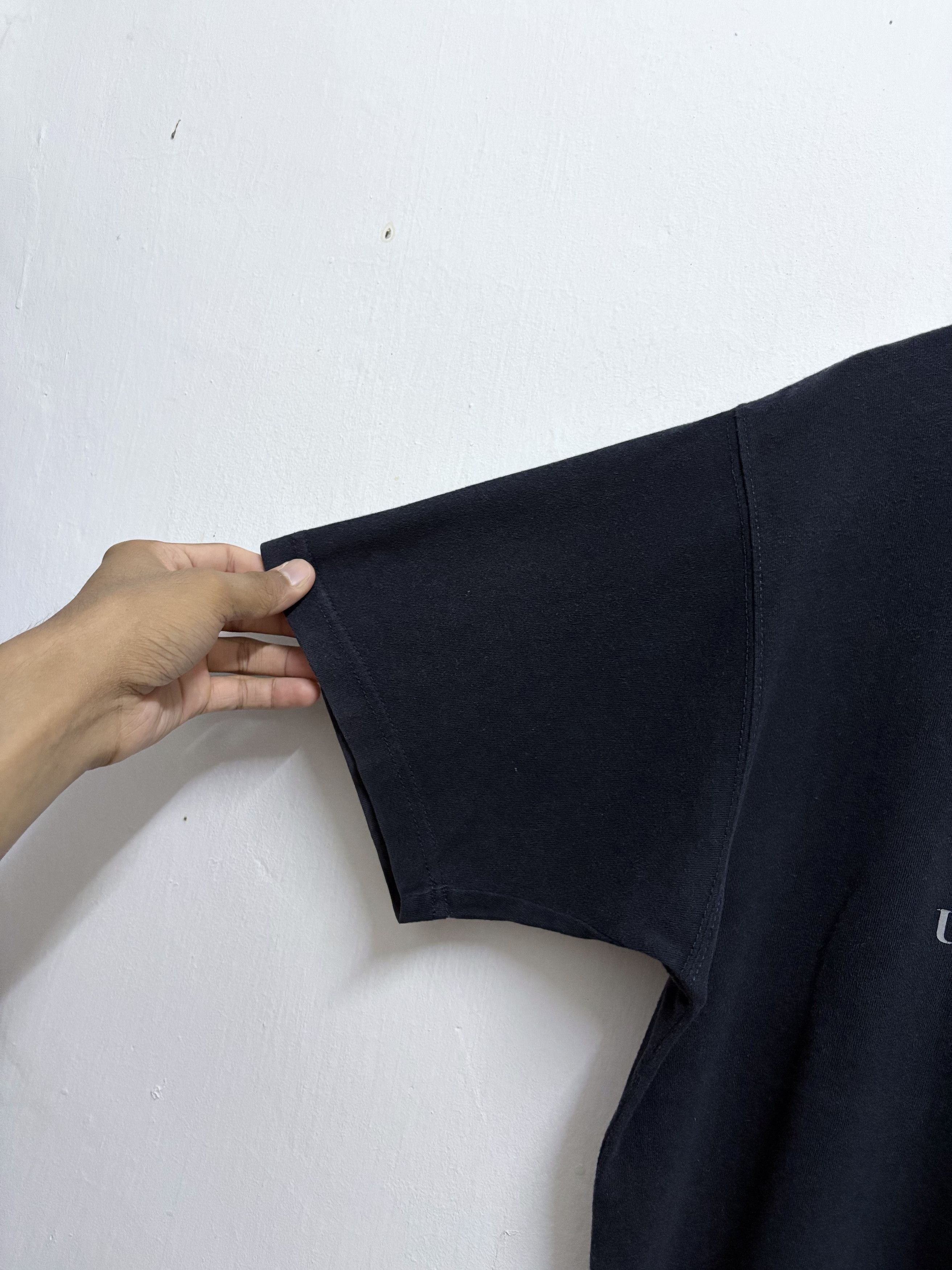 Calvin Klein 2000's United Kingdom London Ripoff Calvin Klein T-Shirt Size US L / EU 52-54 / 3 - 5 Thumbnail